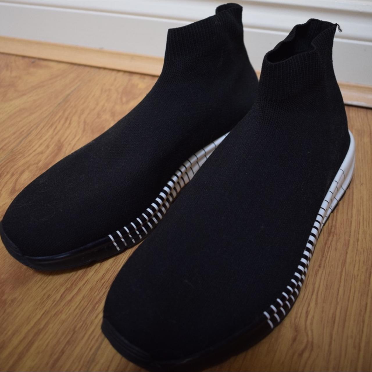 Zara Men's Black and White Trainers Depop