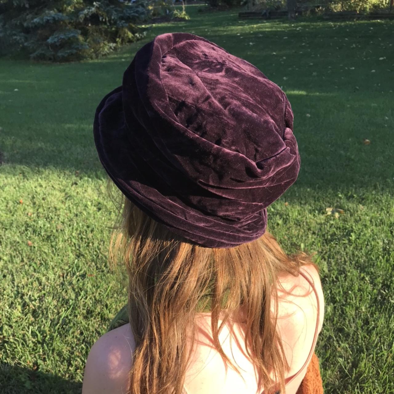 💜 purple velvet, non blondes 90s bucket hat