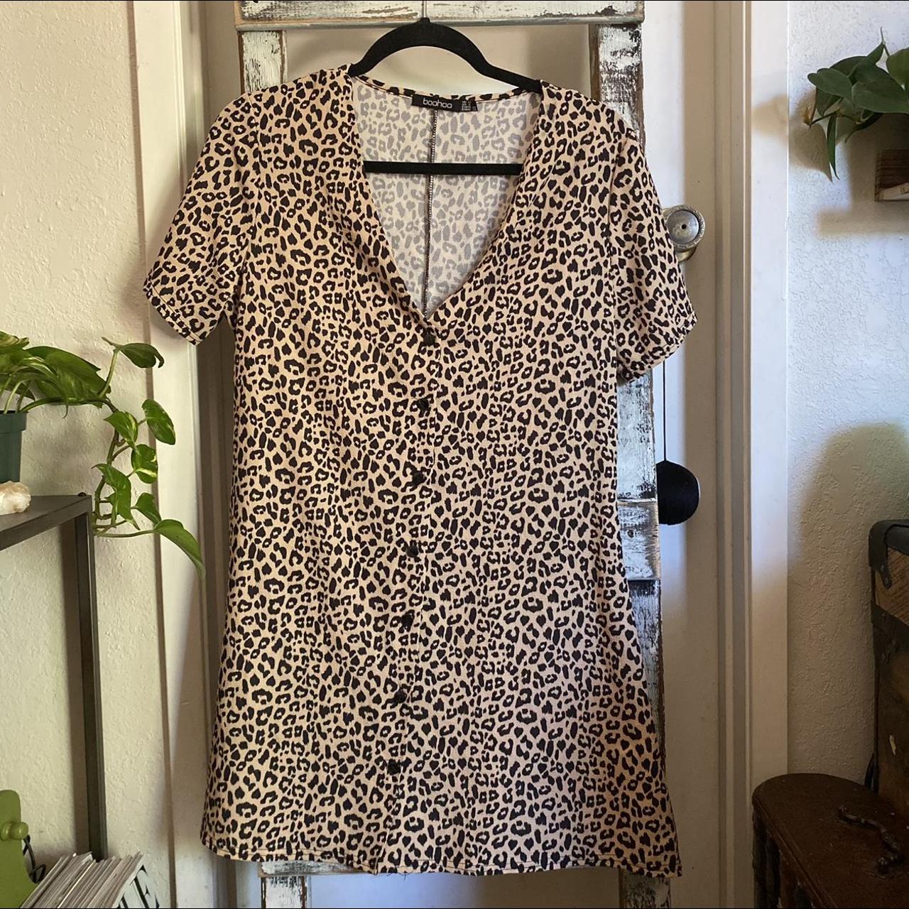 Product Image 1 - Boohoo leopard print button dress

very