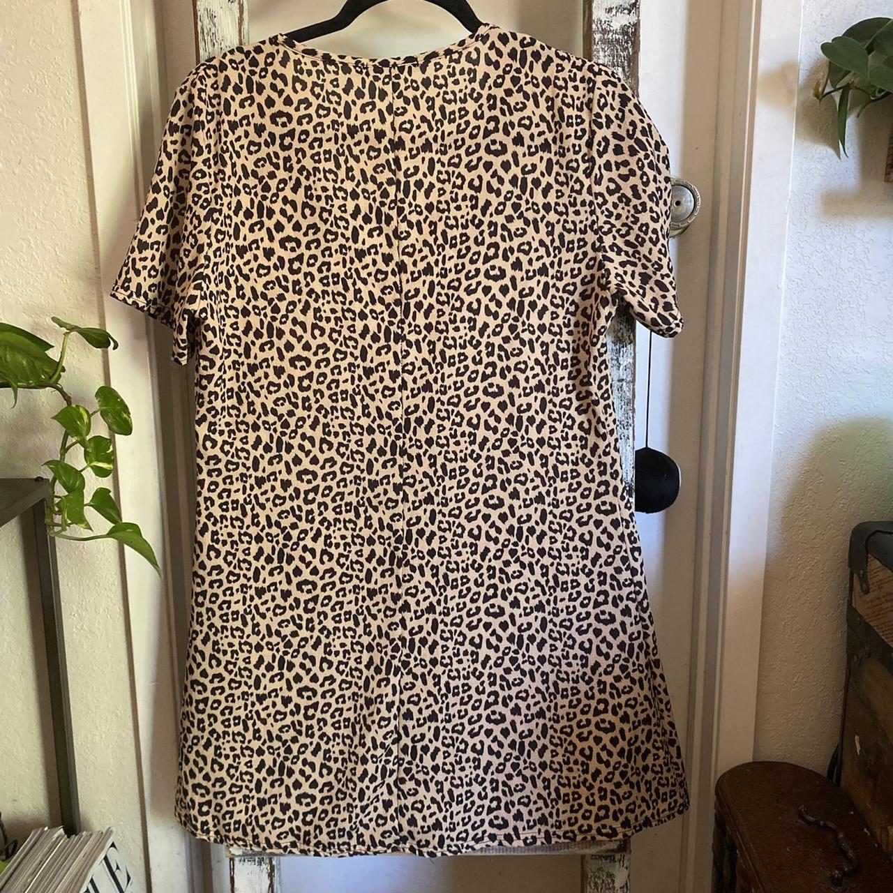 Product Image 3 - Boohoo leopard print button dress

very