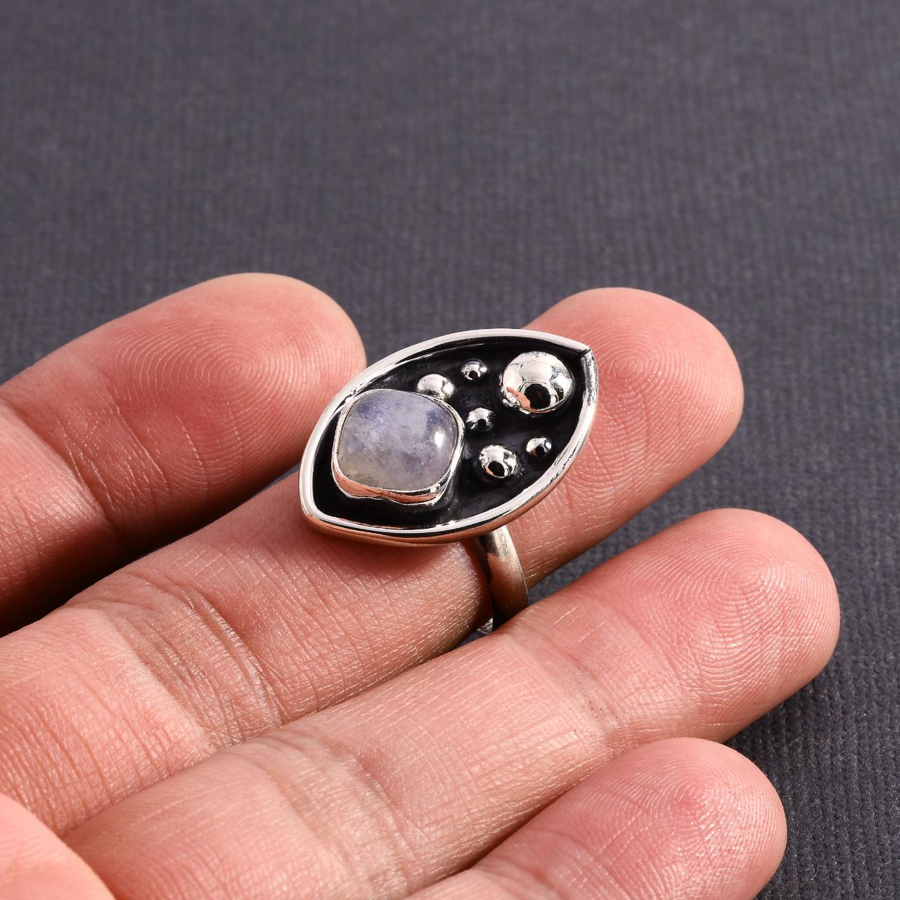 Product Image 1 - Sterling 925 Moonstone Ring

Sterling Silver

Size
