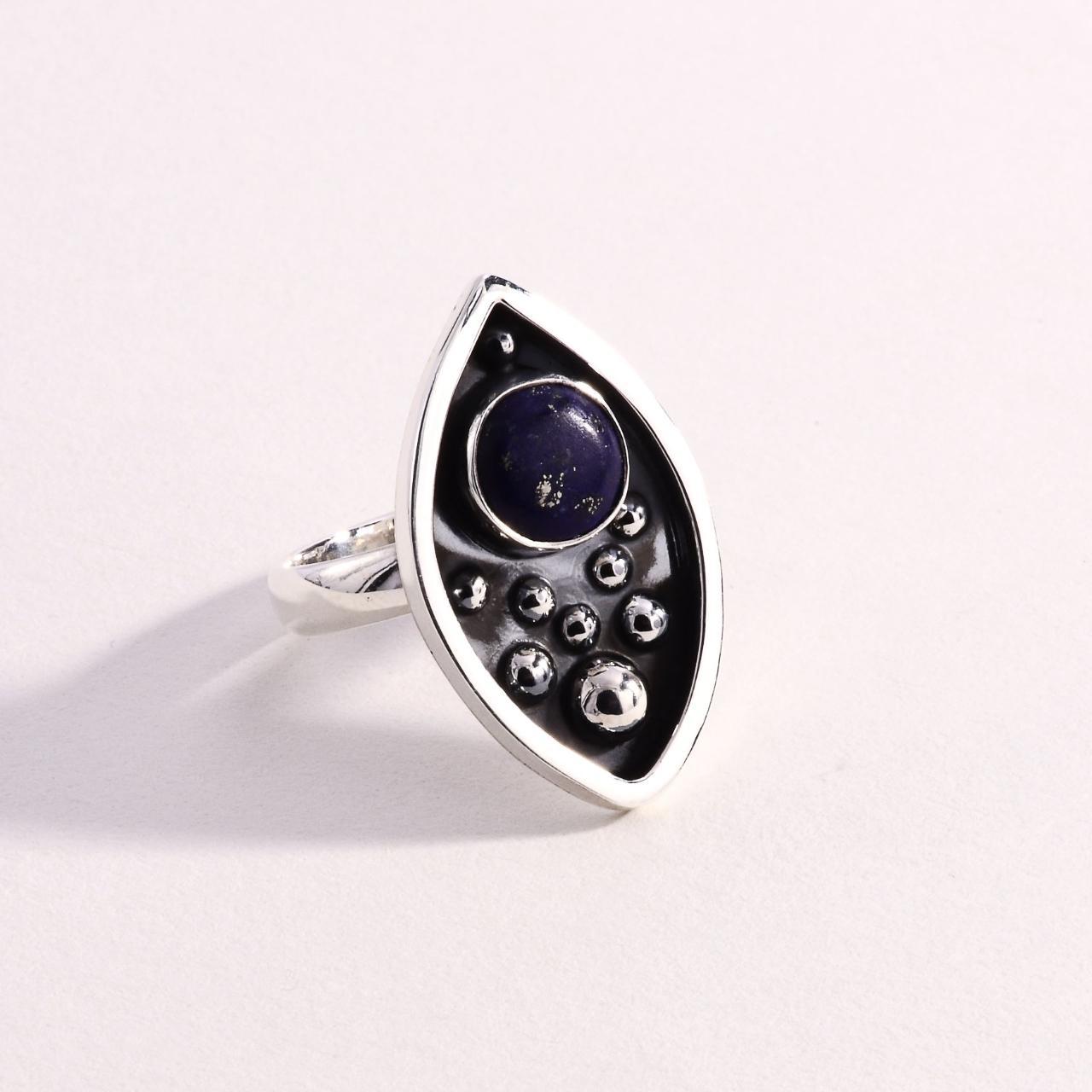Product Image 2 - Sterling 925 Lapis Ring

Sterling Silver

Size