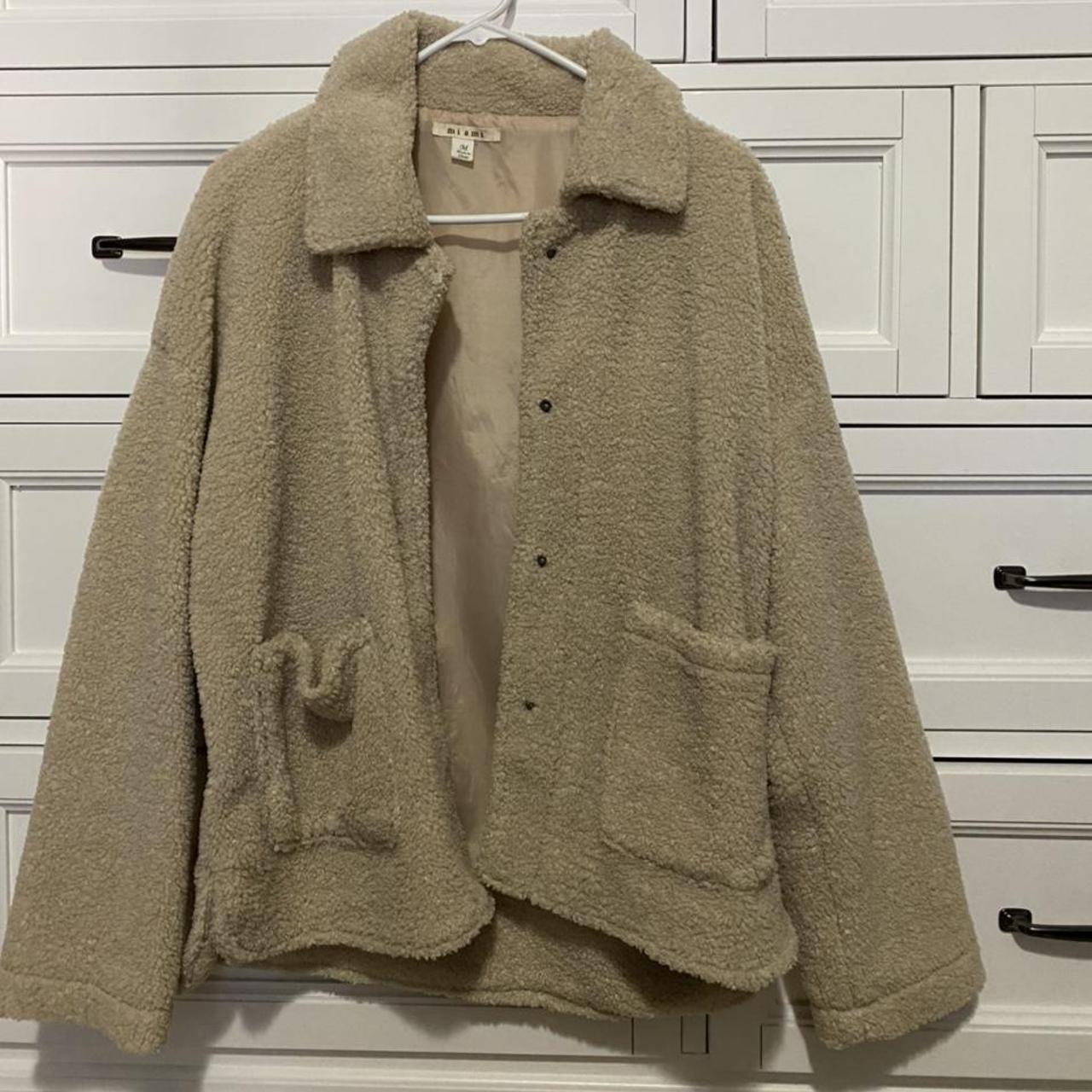 Women’s Sherpa like material coat in a size medium.... - Depop