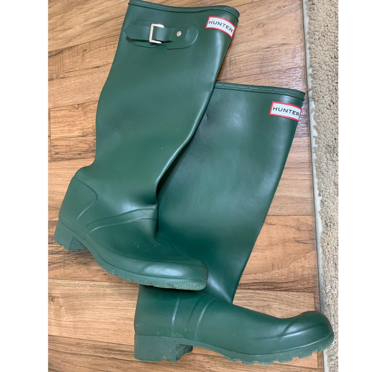 Hunter Rain boots.. Hunter Green Good condition…... - Depop