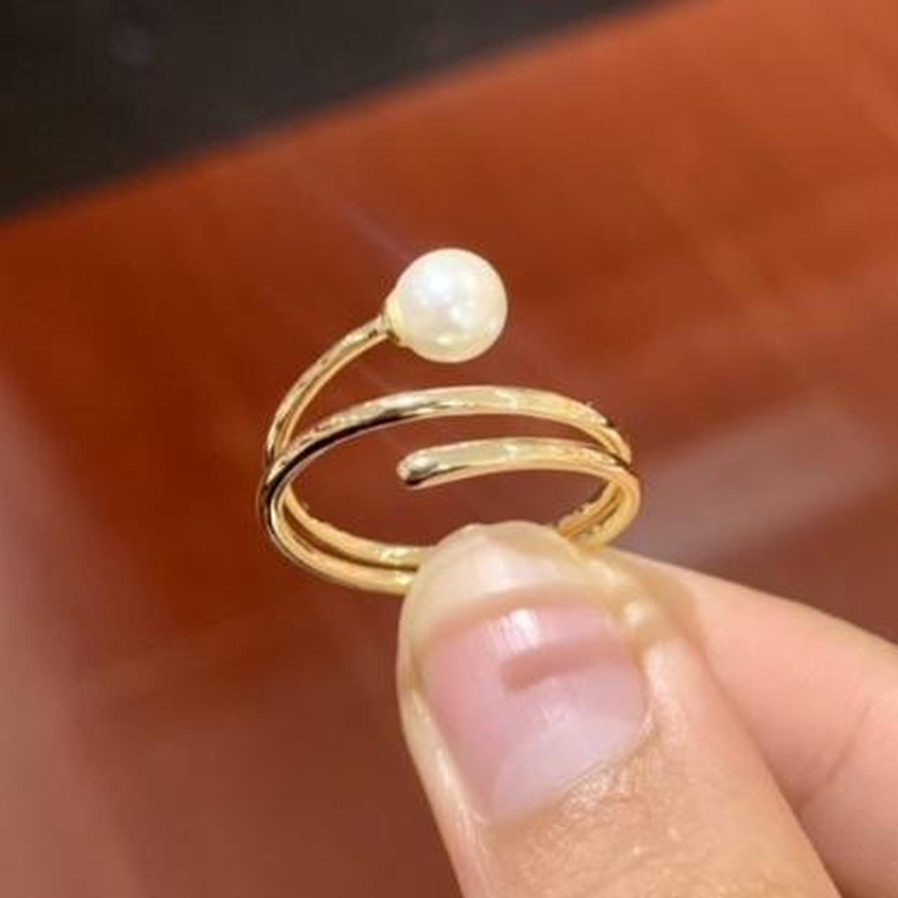 Small pearl clearance ring