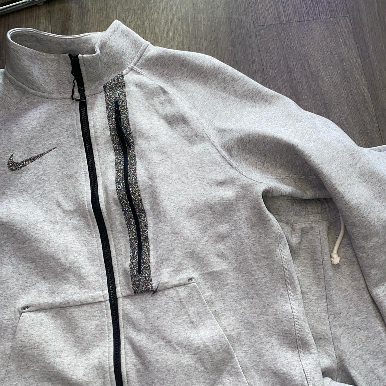 buy nike tech fleece