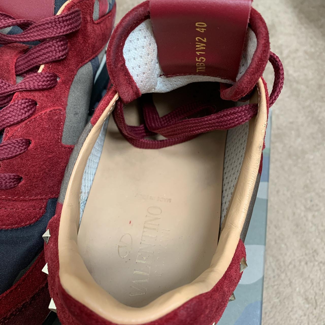 Burgundy on sale valentino trainers