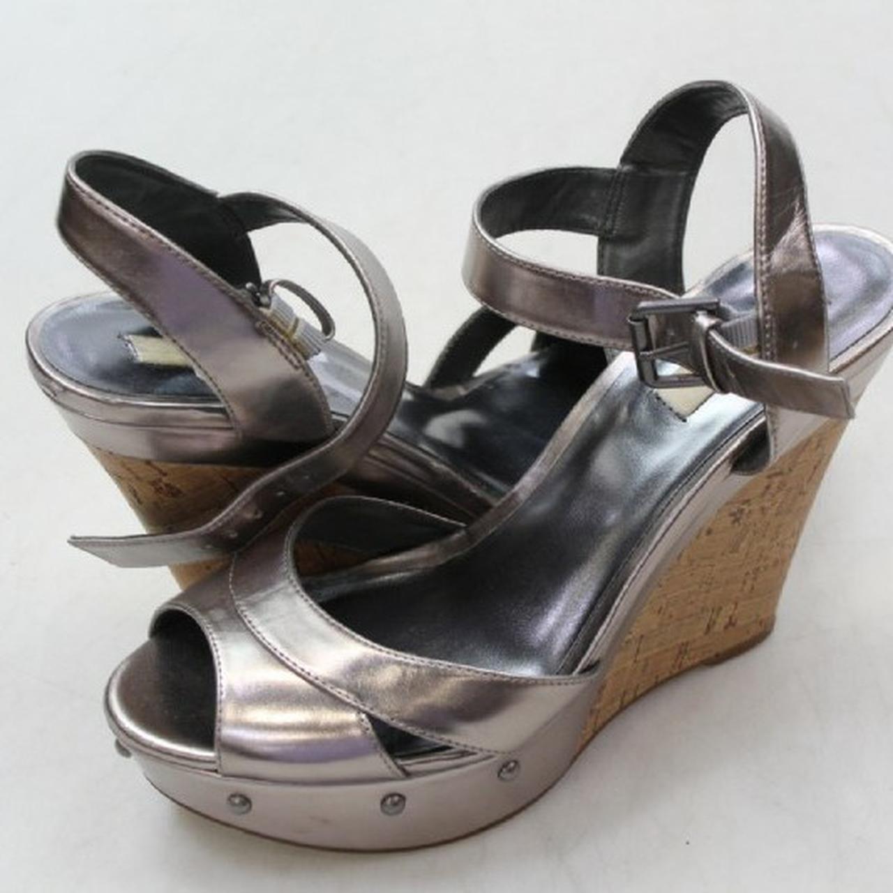 Vera wang clearance wedge sandals