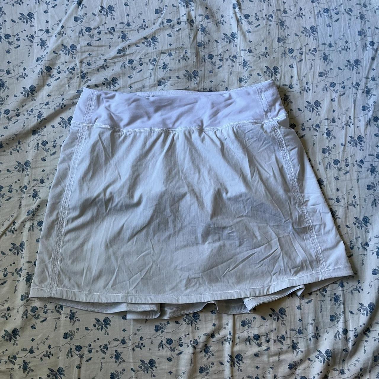 white lululemon tennis skirt size 6 #lulu... - Depop