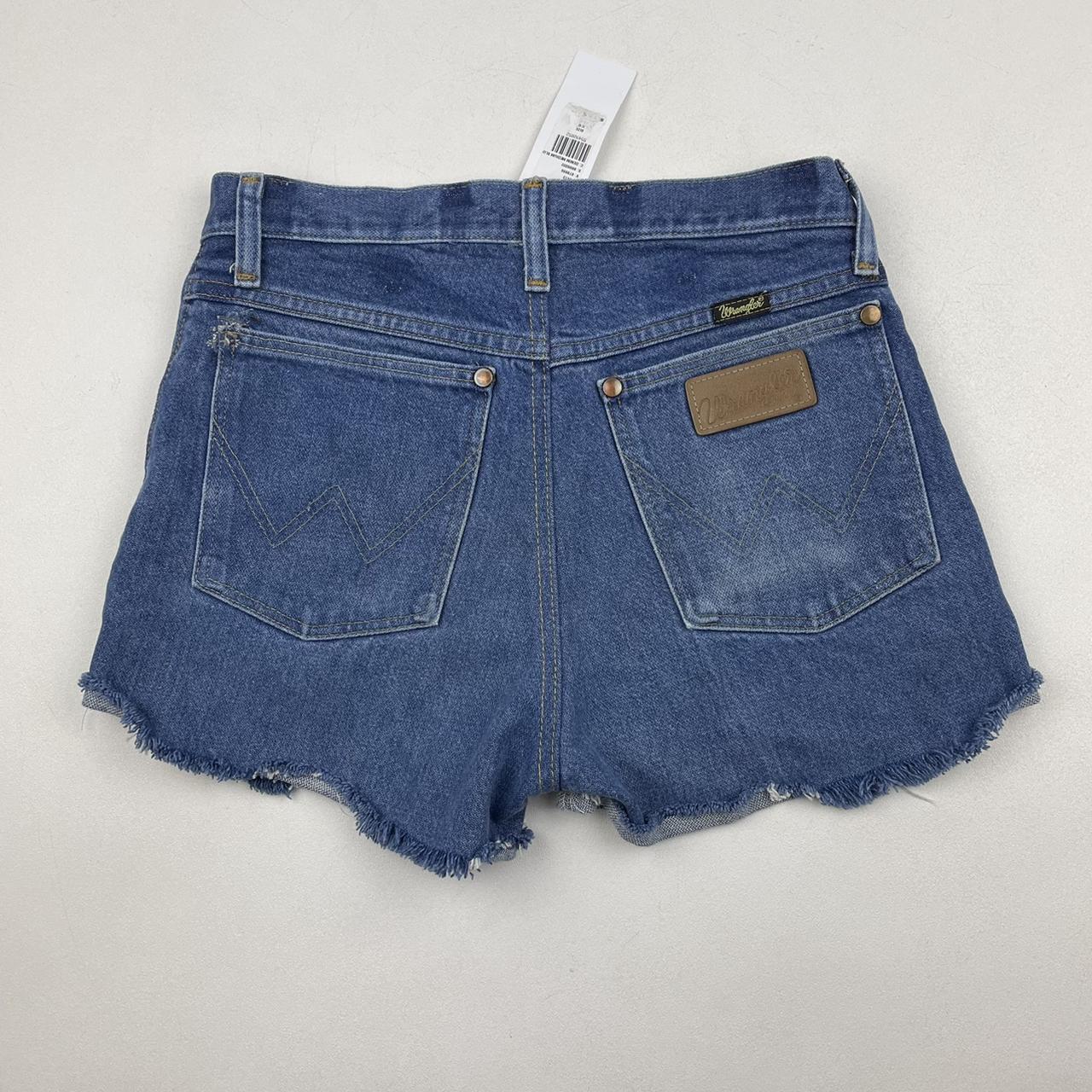 Vintage Wrangler High Waist Wedgie Jean Shorts Fit... Depop
