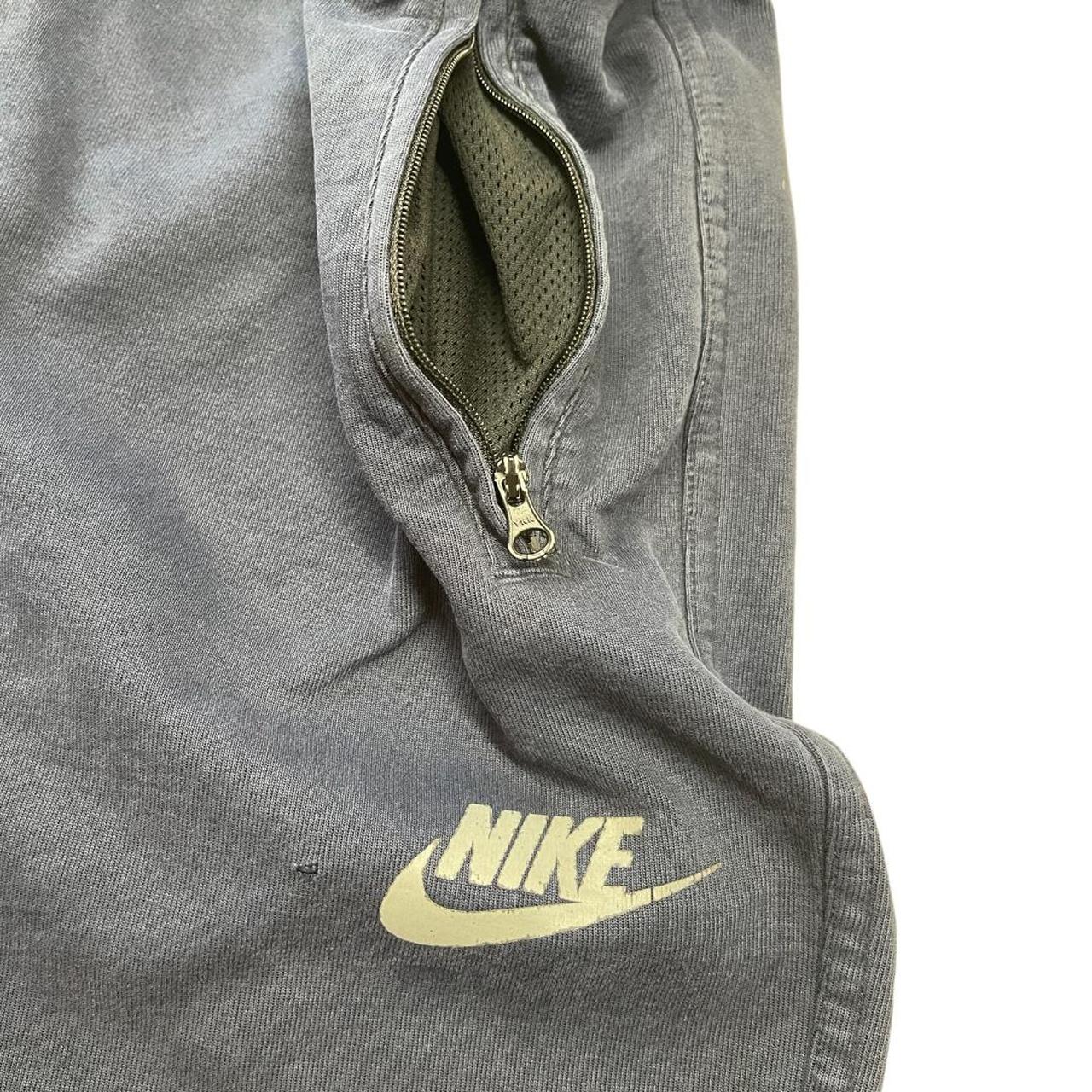 mens shorts with zip pockets nike