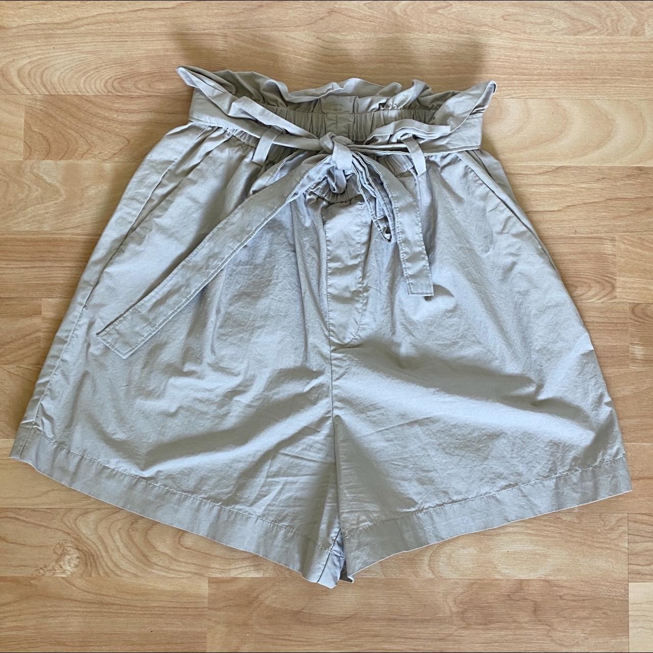 Uniqlo paper cheap bag shorts