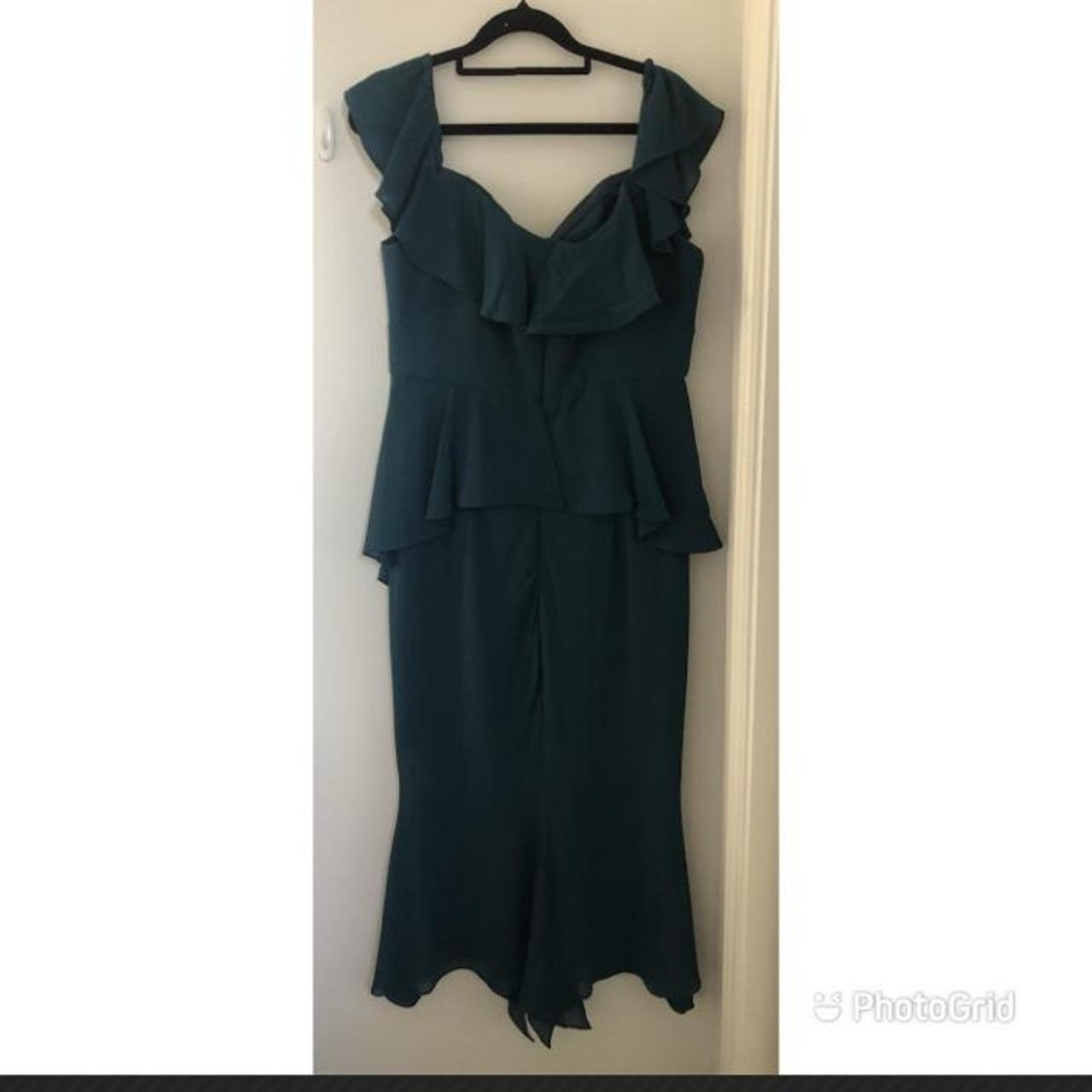 B by Bariano Women's Green Dress | Depop