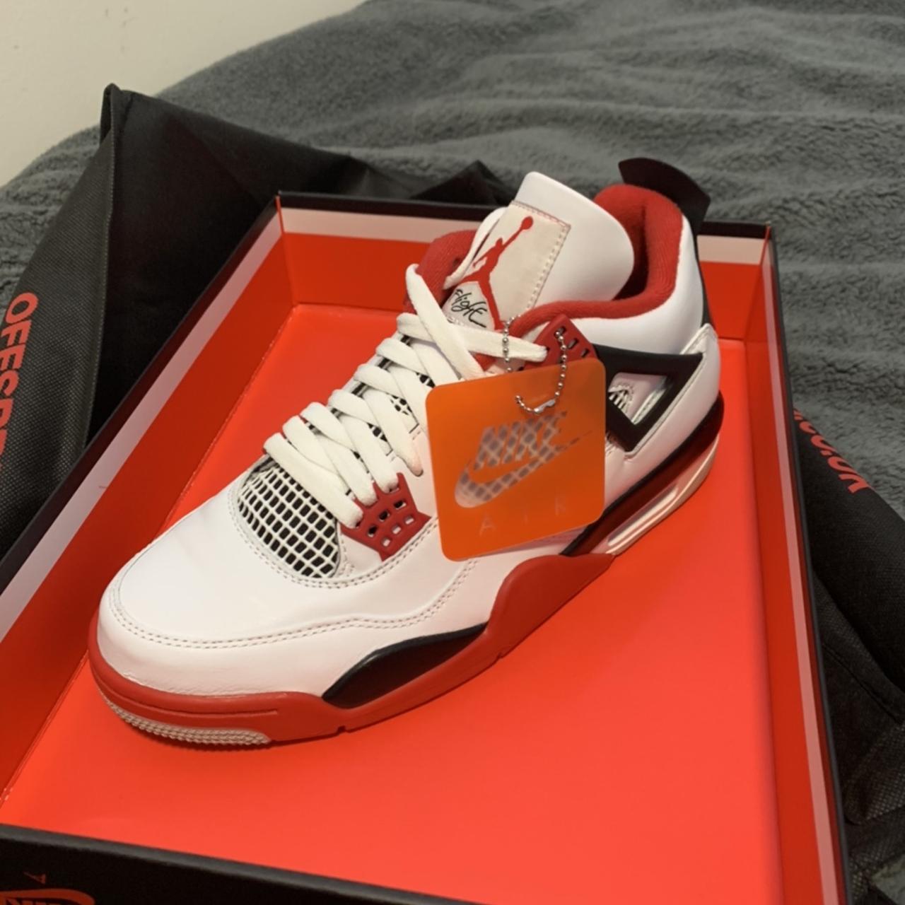 [AIR JORDAN RETRO 4s] White/Fire Red🔥 Size 8.5 Depop