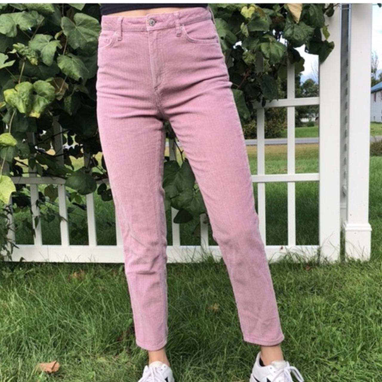 Large and high waist pants produced in light pink corduroy
