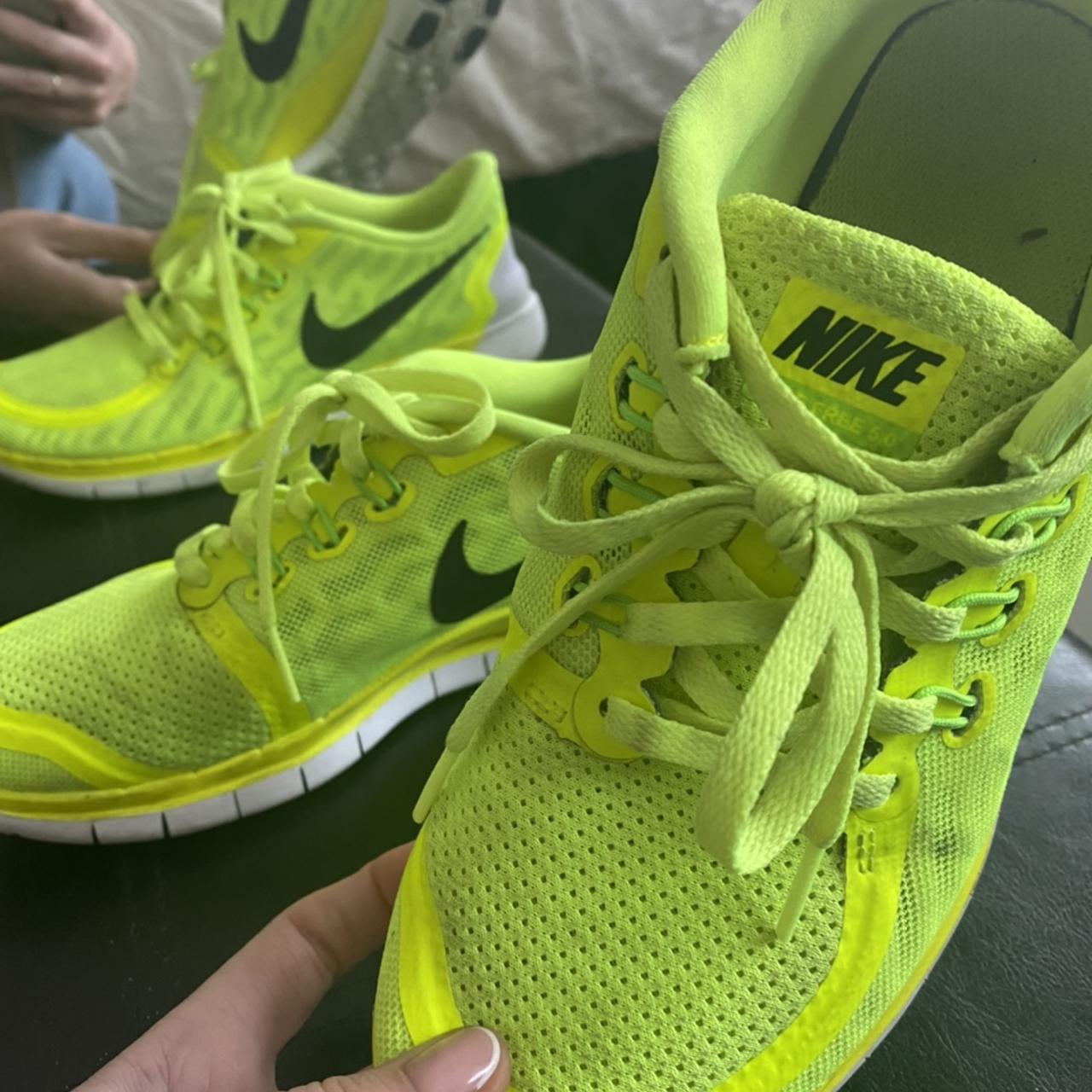 Fantástico Impresión matraz Nike free runs 5.0 Neon green yellow Uk4 #nike... - Depop
