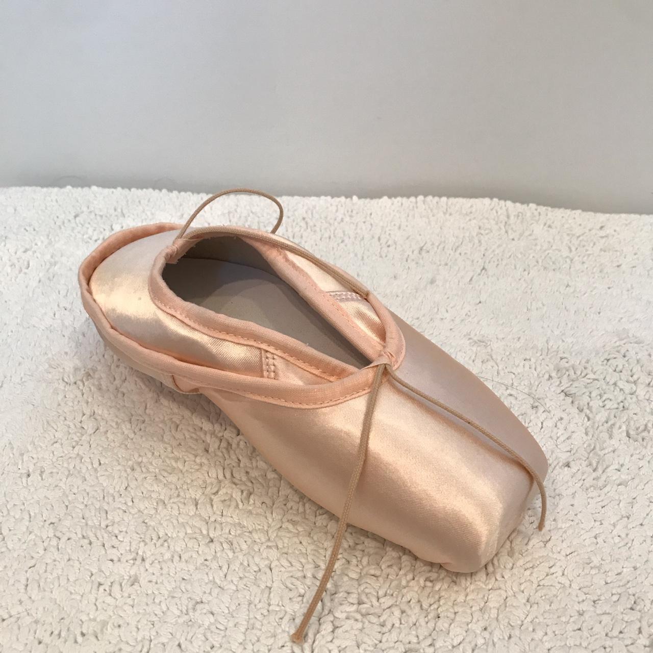 Brand new Suffolk Stellar Pointe Depop