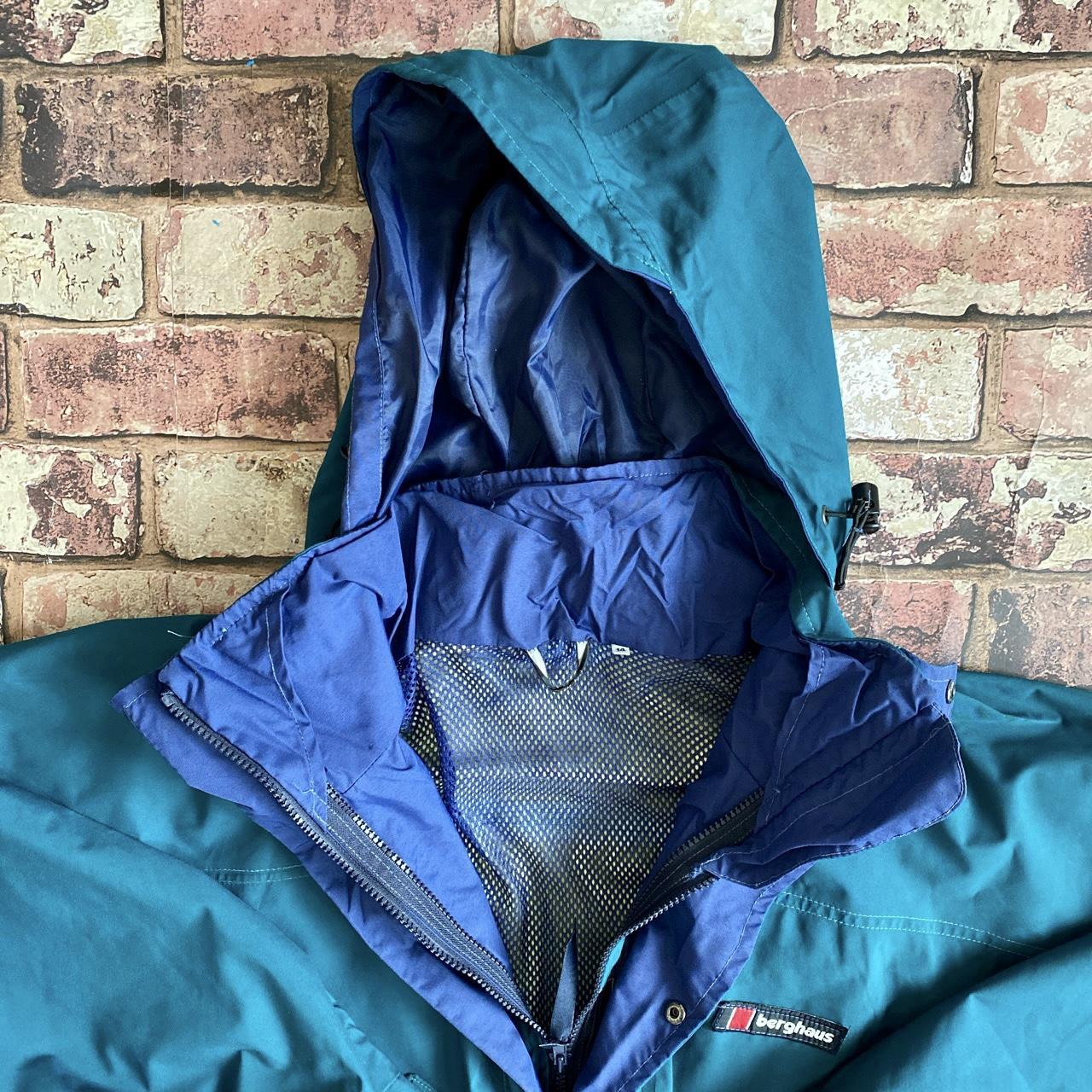 Berghaus Women's Green Jacket | Depop