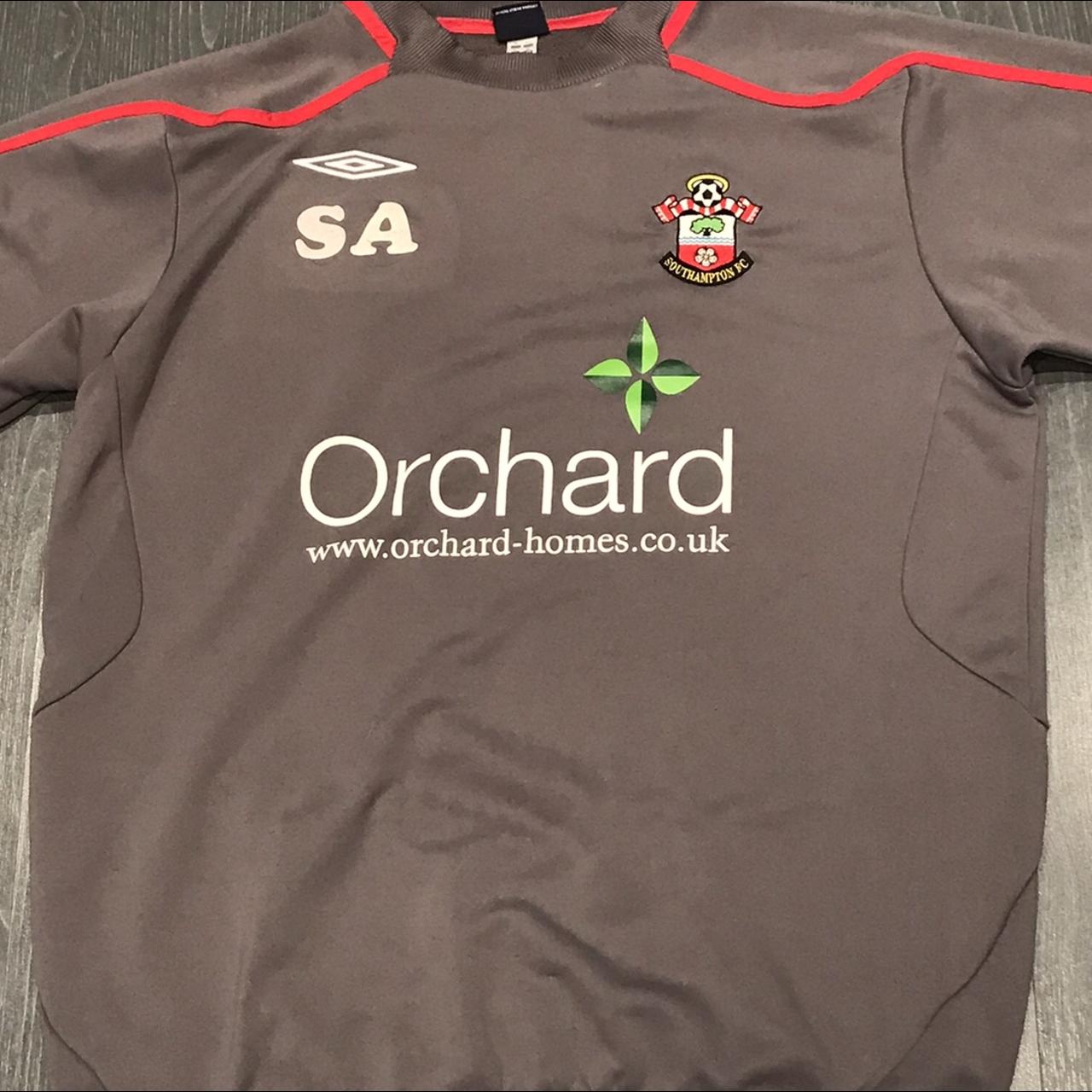 SOUTHAMPTON 200708 FOOTBALL TRAINING JUMPER Size... Depop