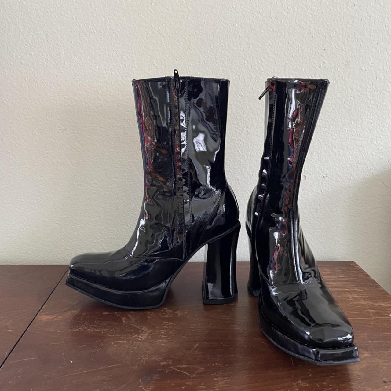 zoe kravitz helmut lang boots