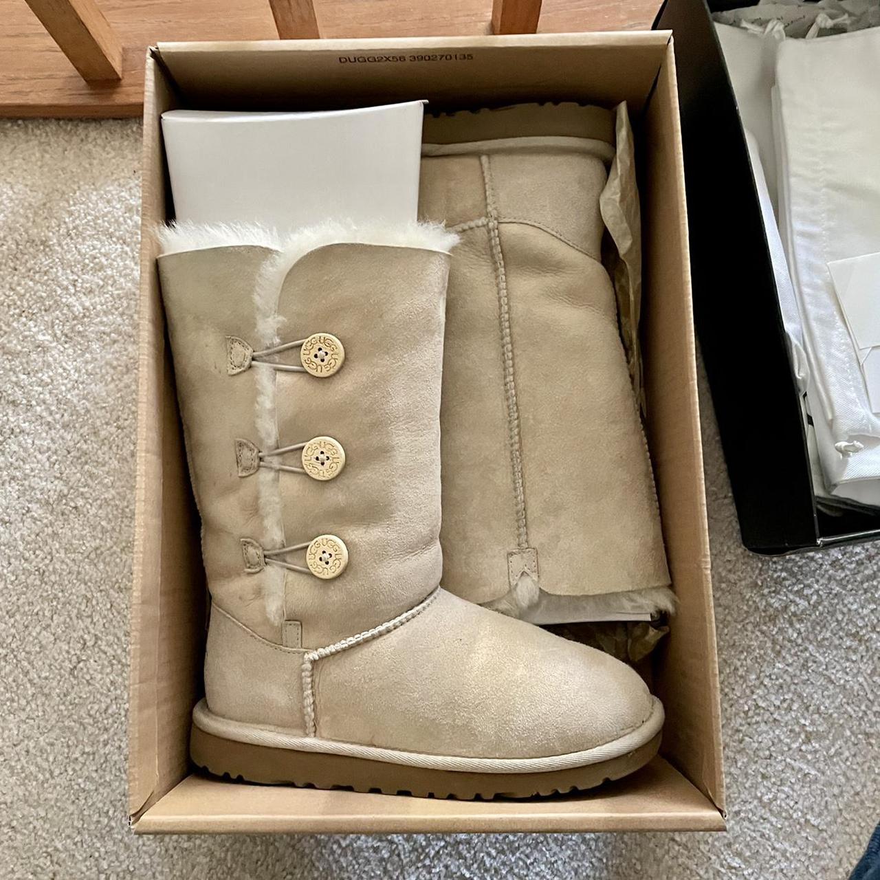 Ugg bailey button 2025 triplet sand