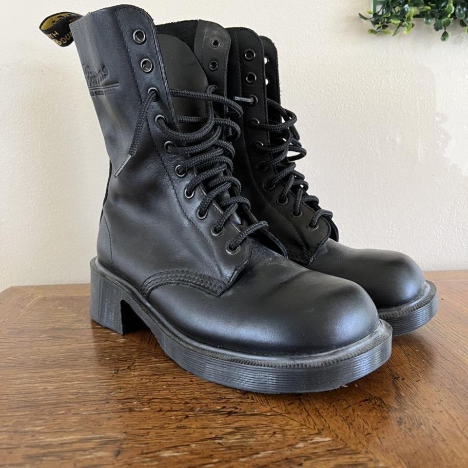 Doc Marten vintage 90s style combat boot no Depop