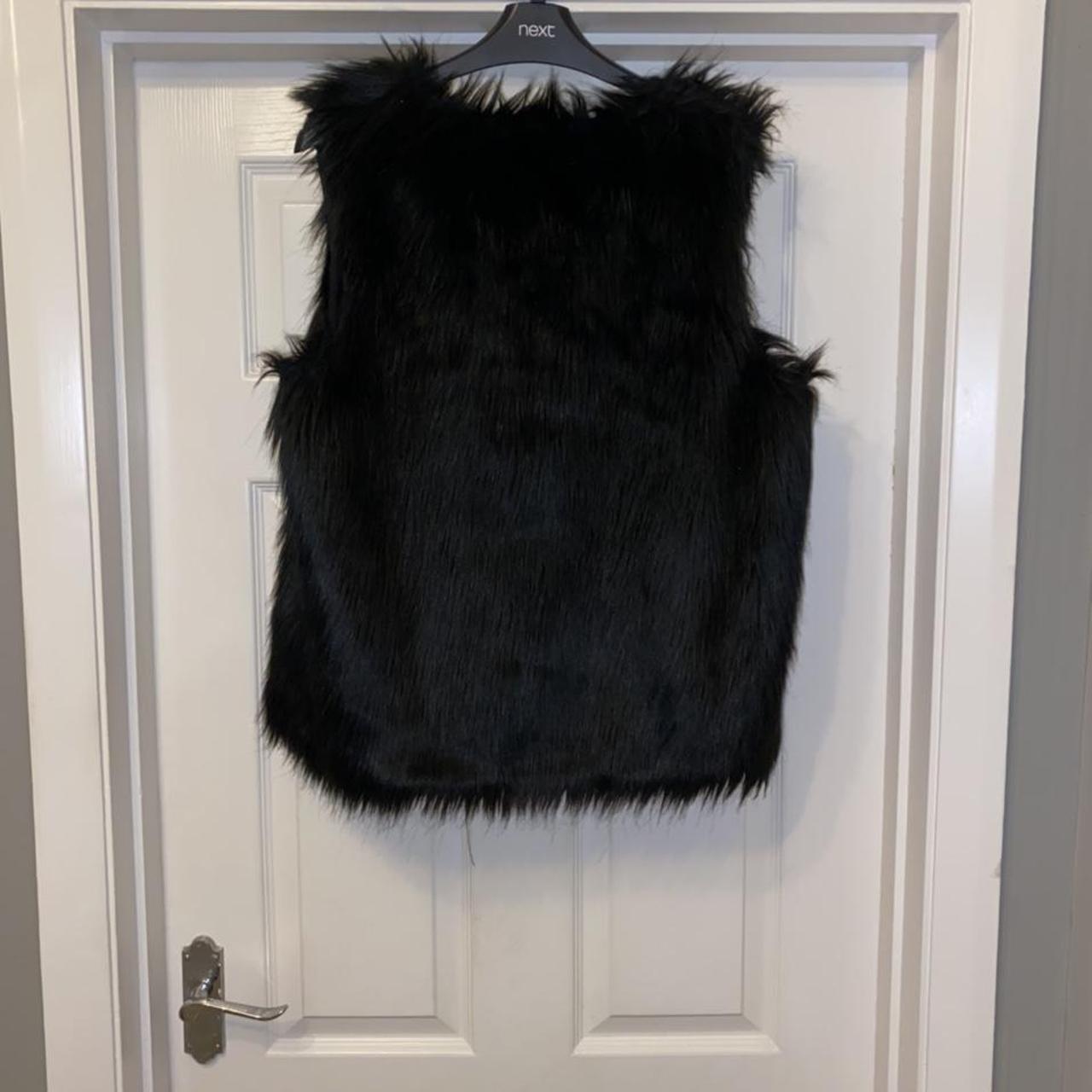 Black fur shop gilet primark