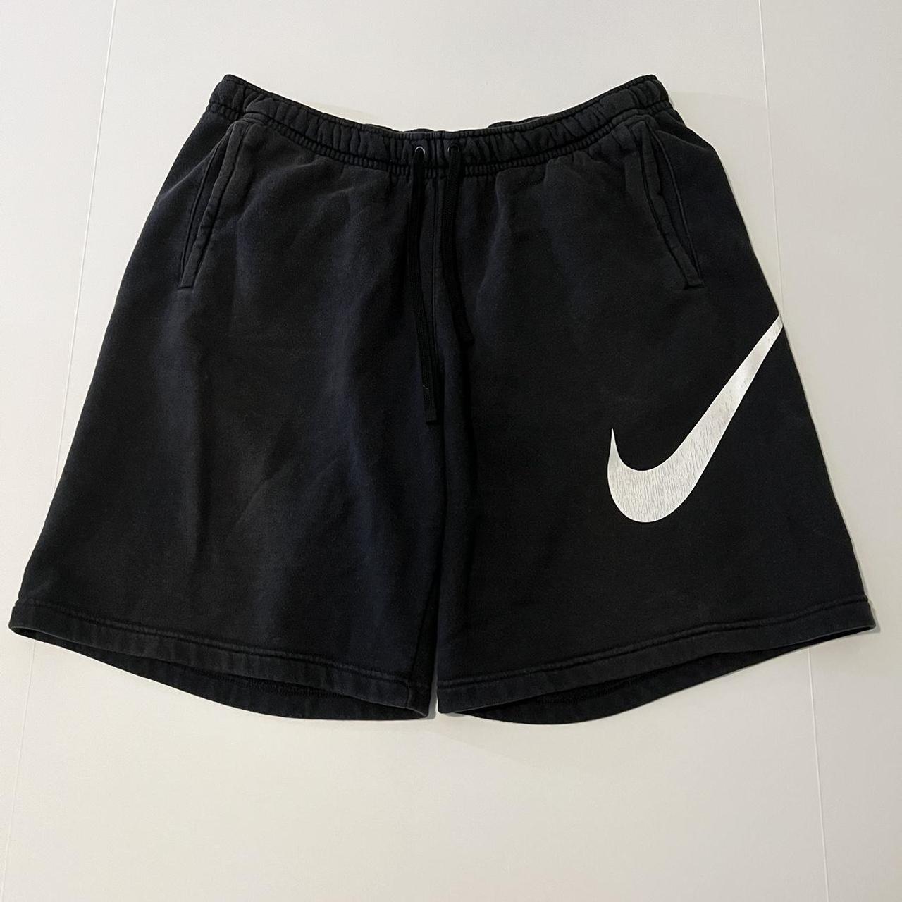 nike club fleece sweatshorts