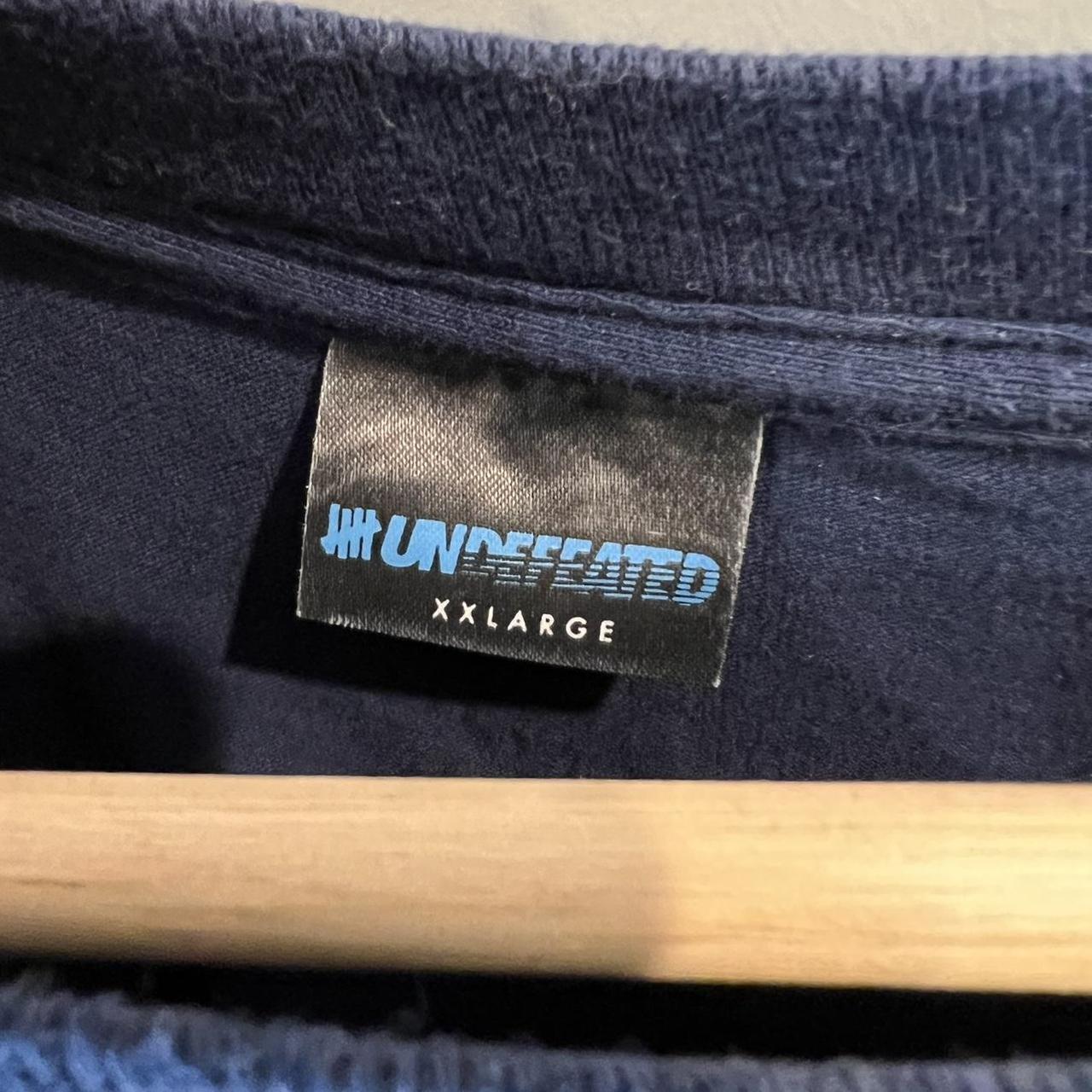 Undefeated Men's Navy and Silver T-shirt (3)
