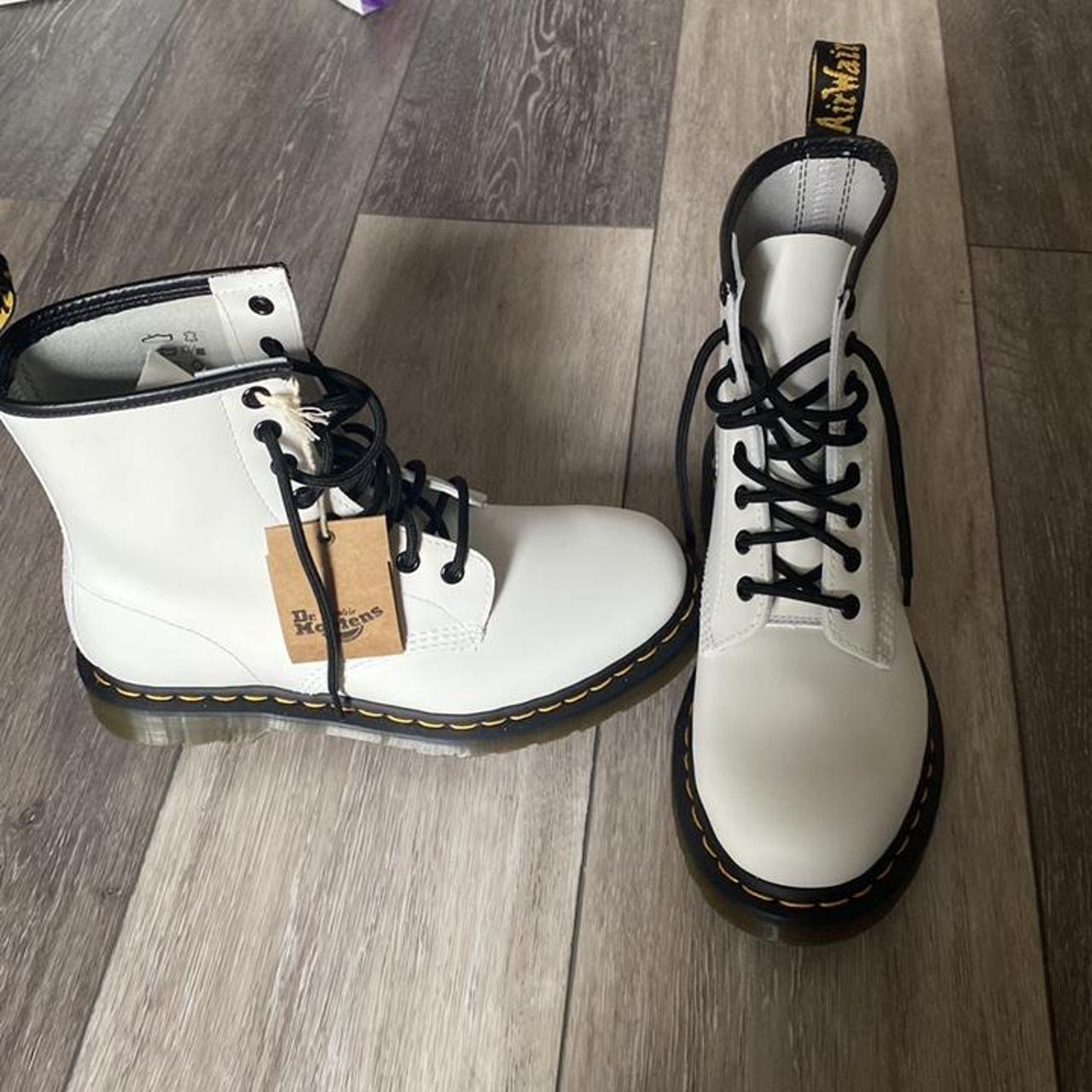 1460 women's patent leather lace up boots