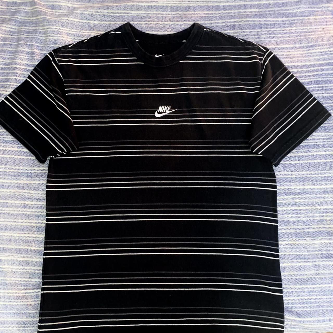 ★★送料無料★★ナイキ★NIKE MEN'S Y2K STRIPED T-SHIRT Nike striped t-shirt with embroidered logo in the | Depop