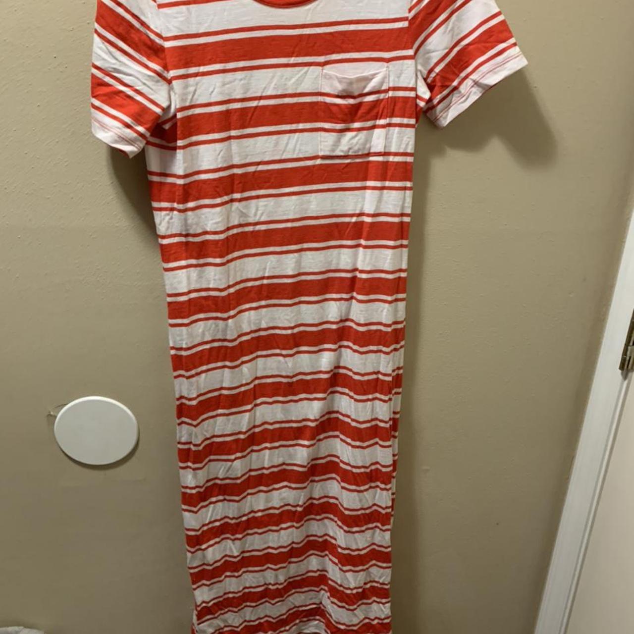 Old Navy Women's White and Red Dress | Depop