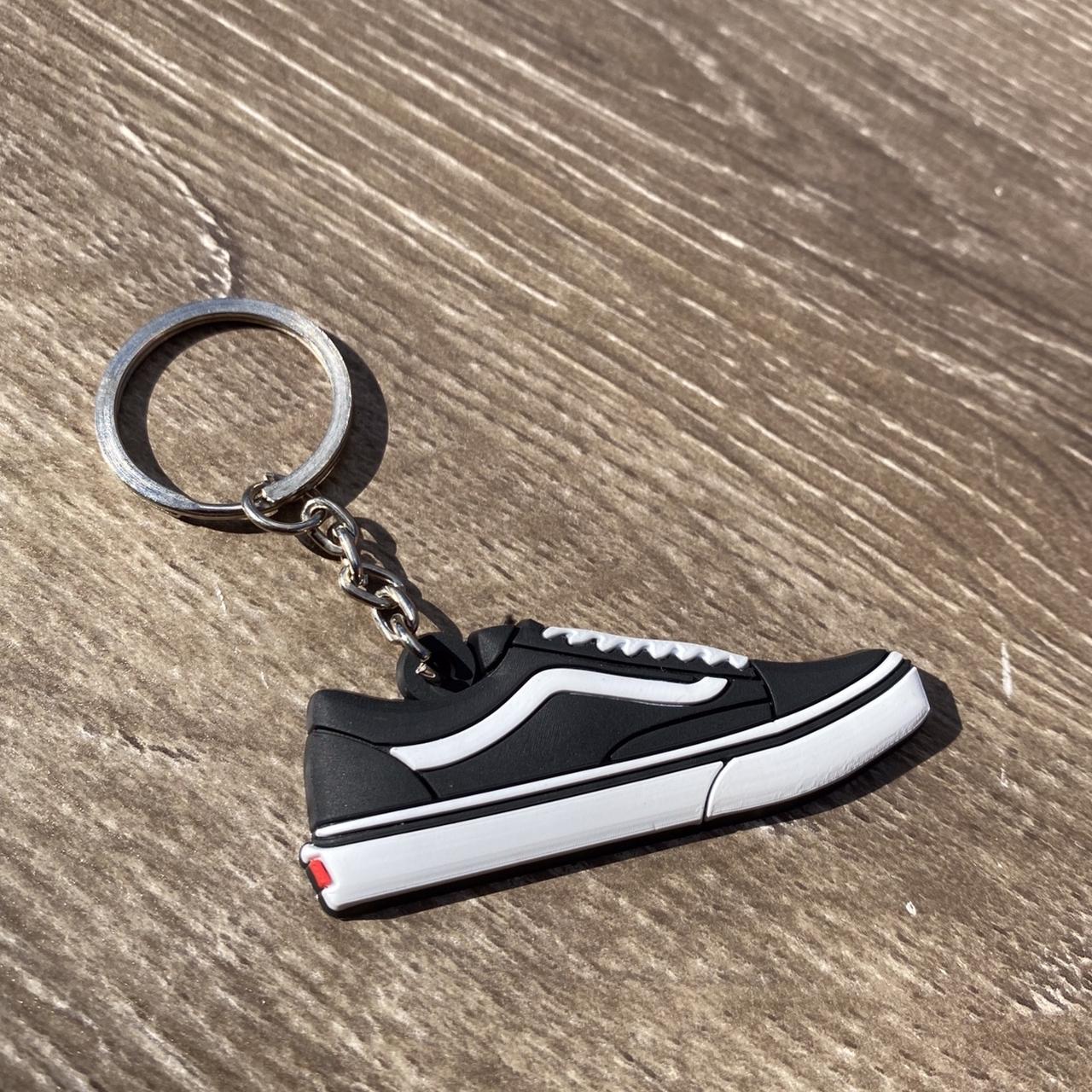 Vans sk8 shop hi keychain