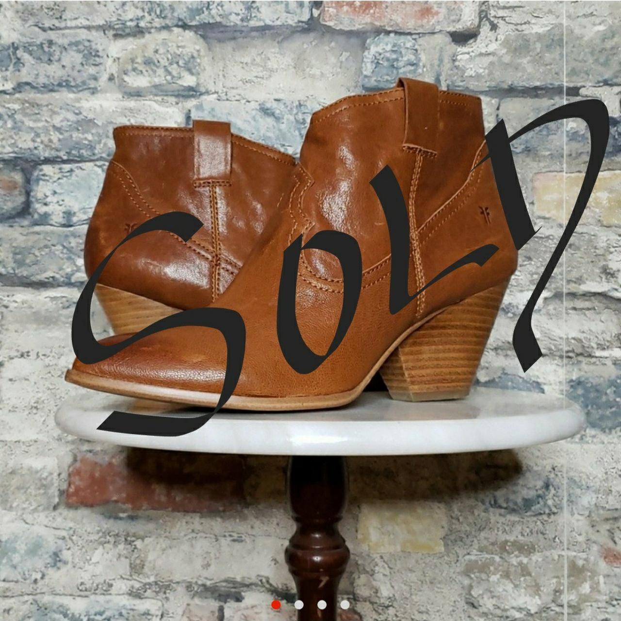 Frye reina hot sale bootie cognac