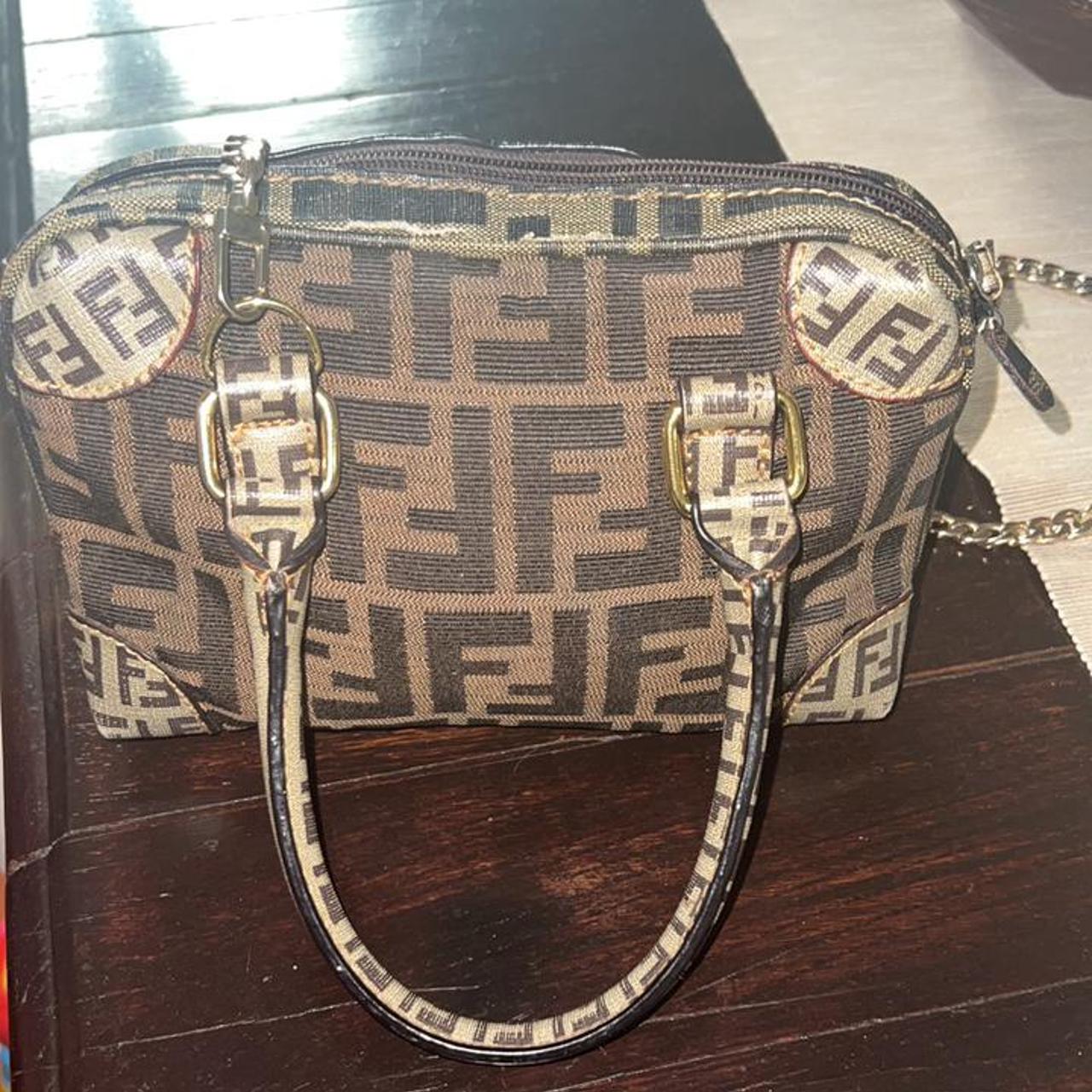 Borsetta mini fendi come nuova originale tracolla... - Depop