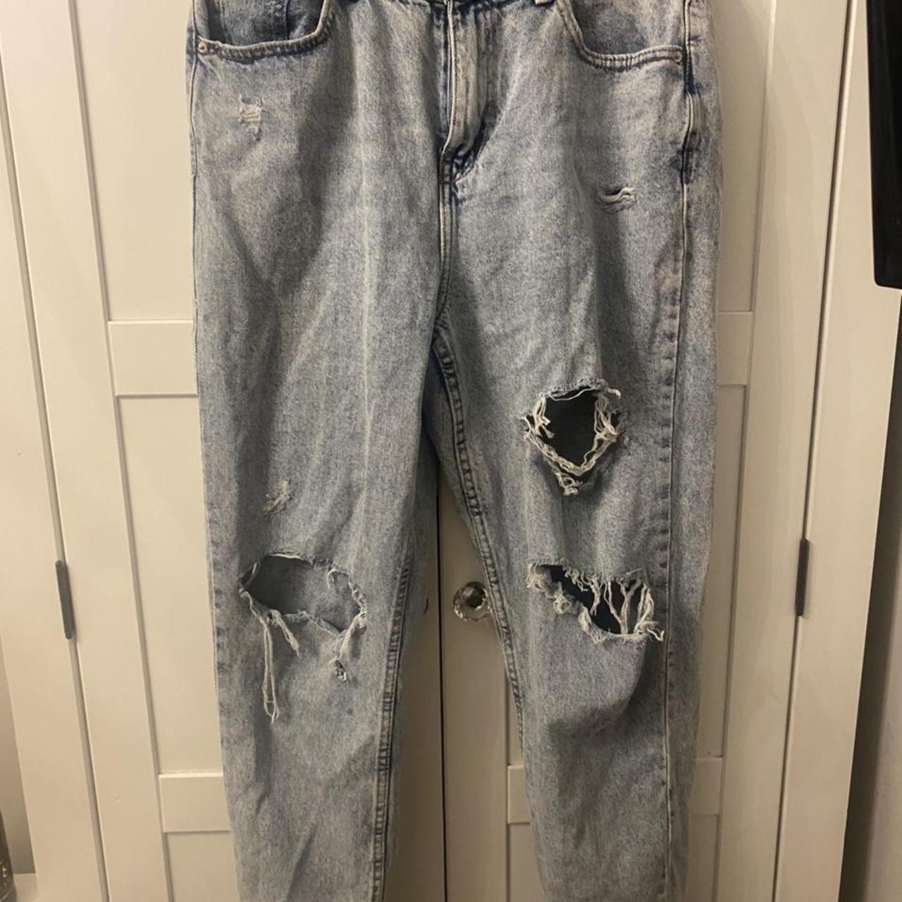 Women’s mom style ripped light denim jeans. Size 12.... - Depop