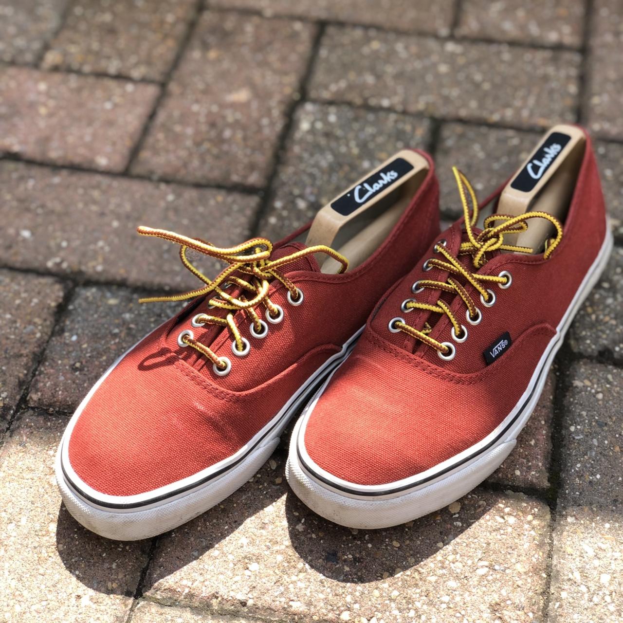 Vans on sale authentic laces