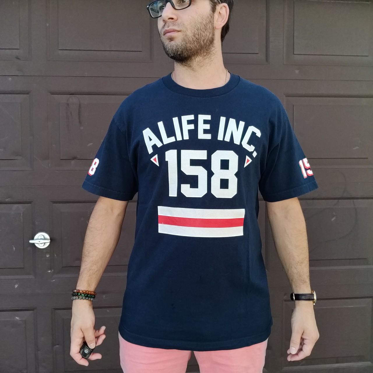 Alife Men's Blue and White T-shirt (2)