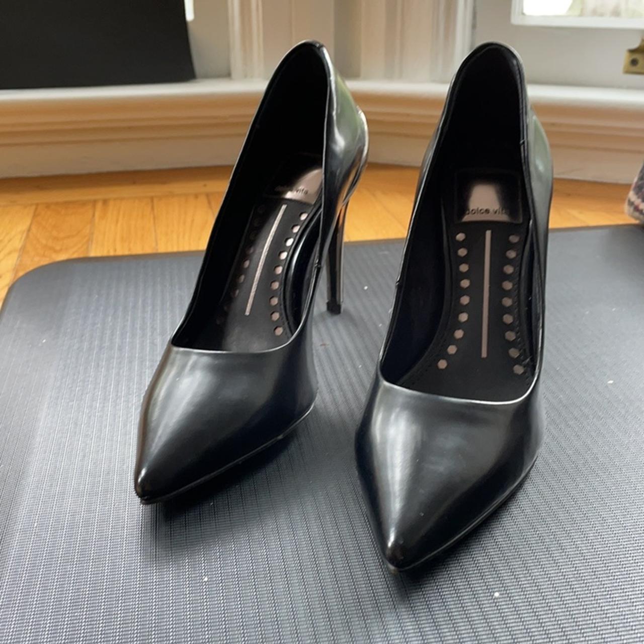 Dolce Vita Women's Black and Silver Courts (2)