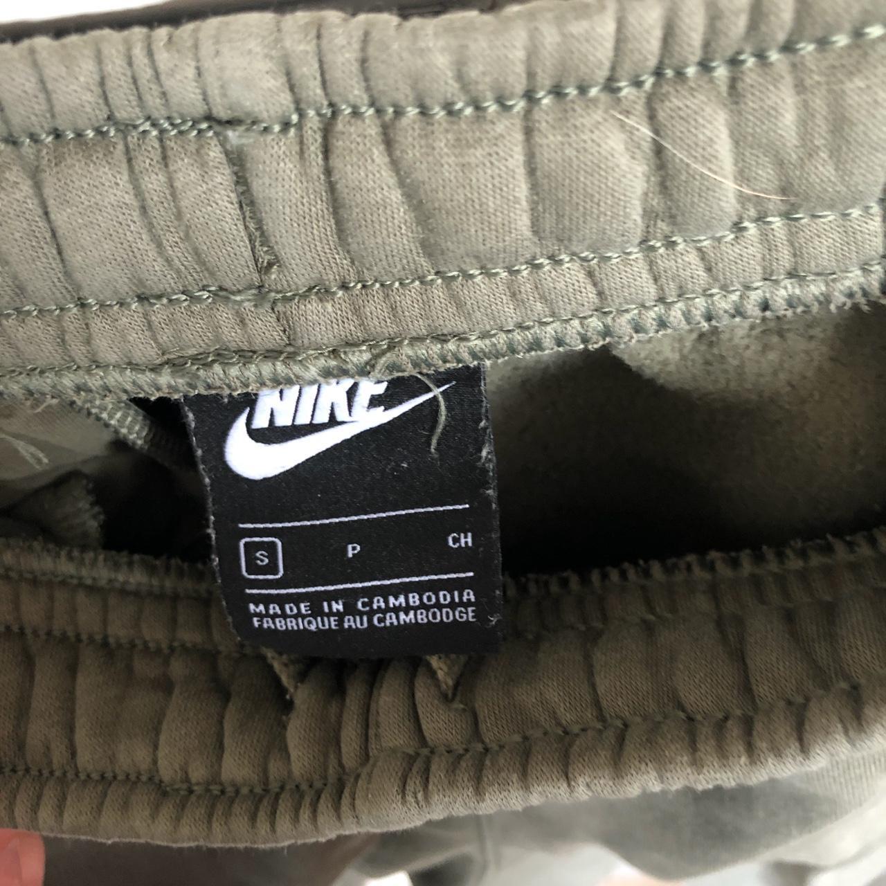 khaki green trainers nike