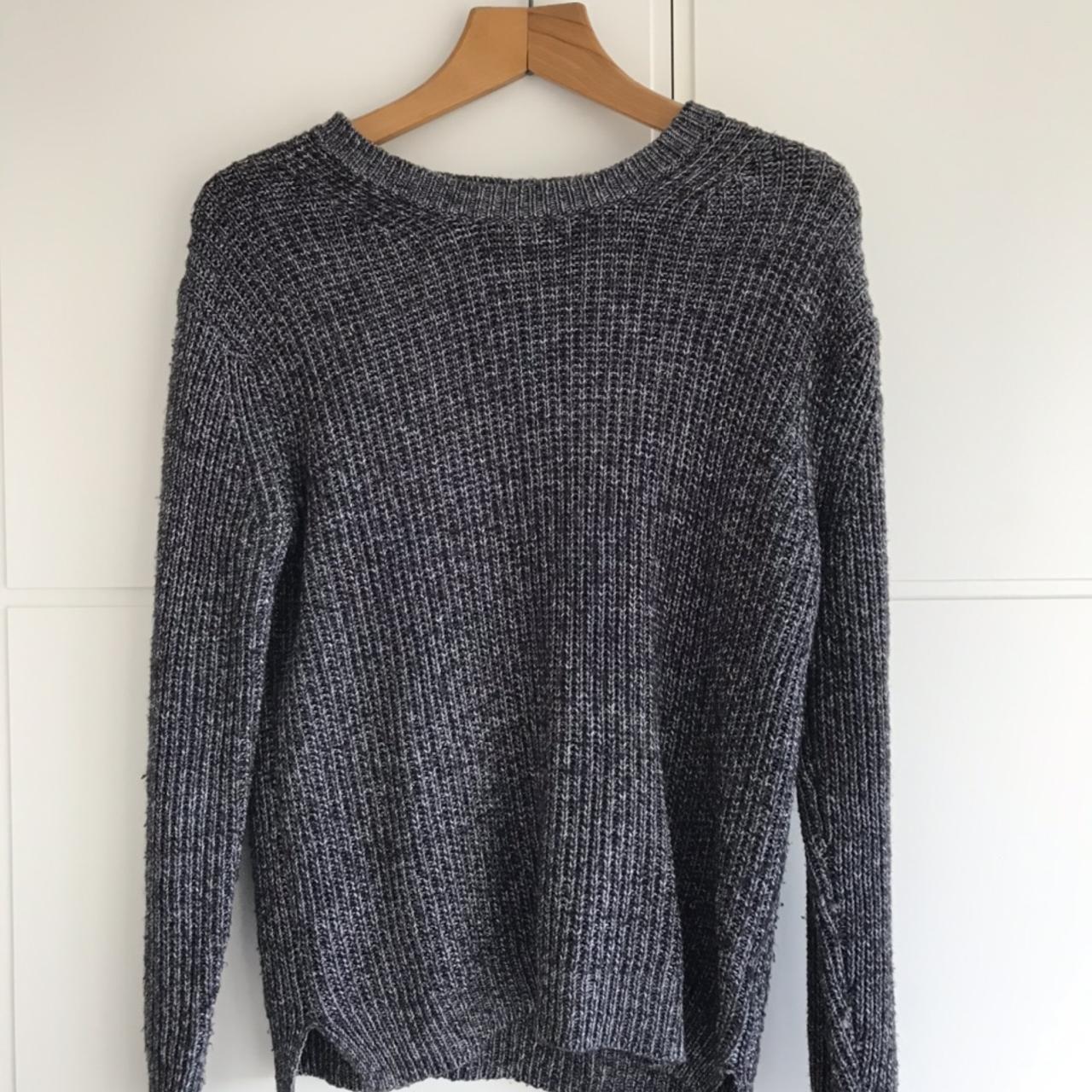 Uniqlo grey knit jumper - Depop