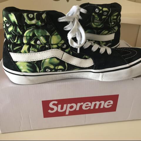 Supreme green outlet skull vans