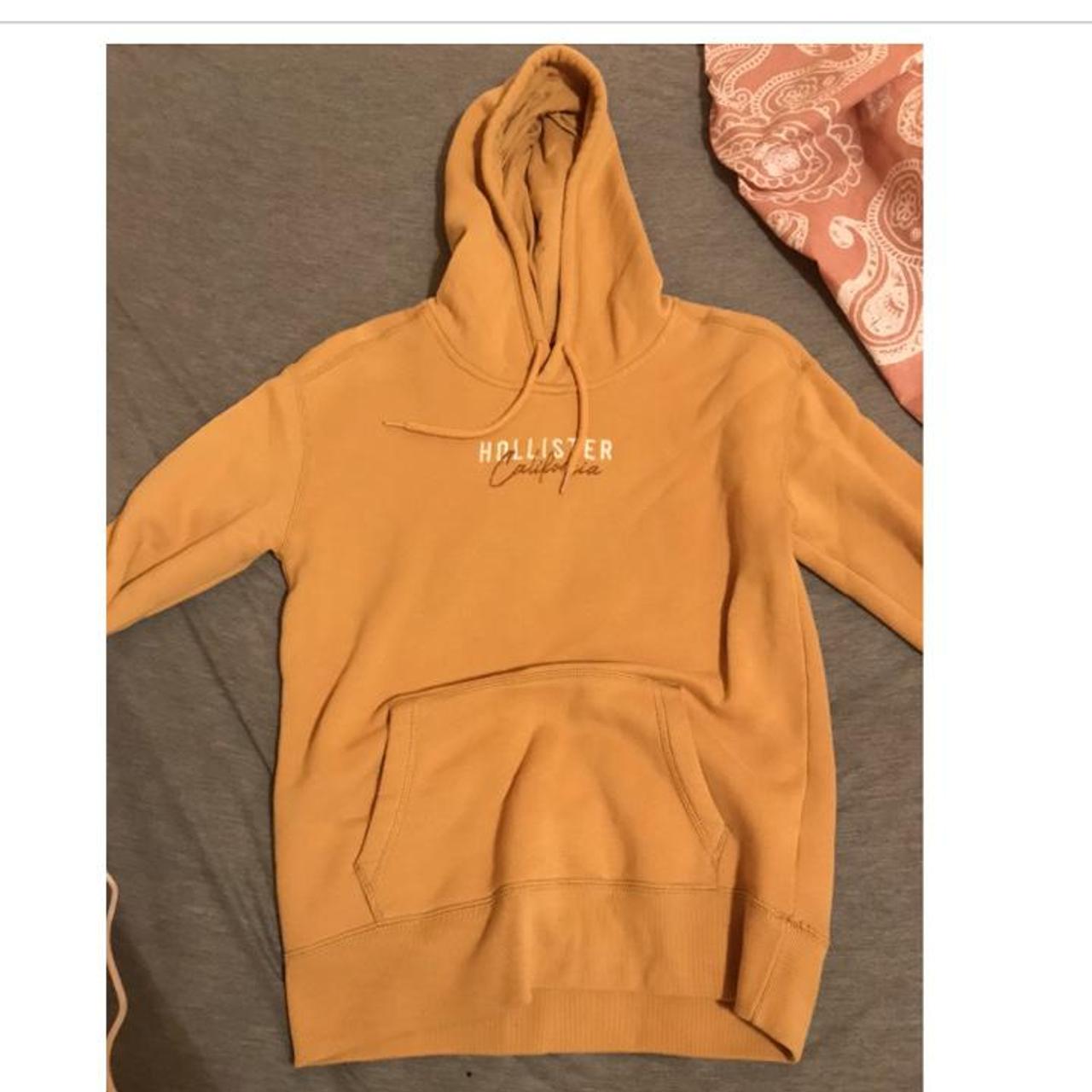 Hollister clearance hoodie yellow