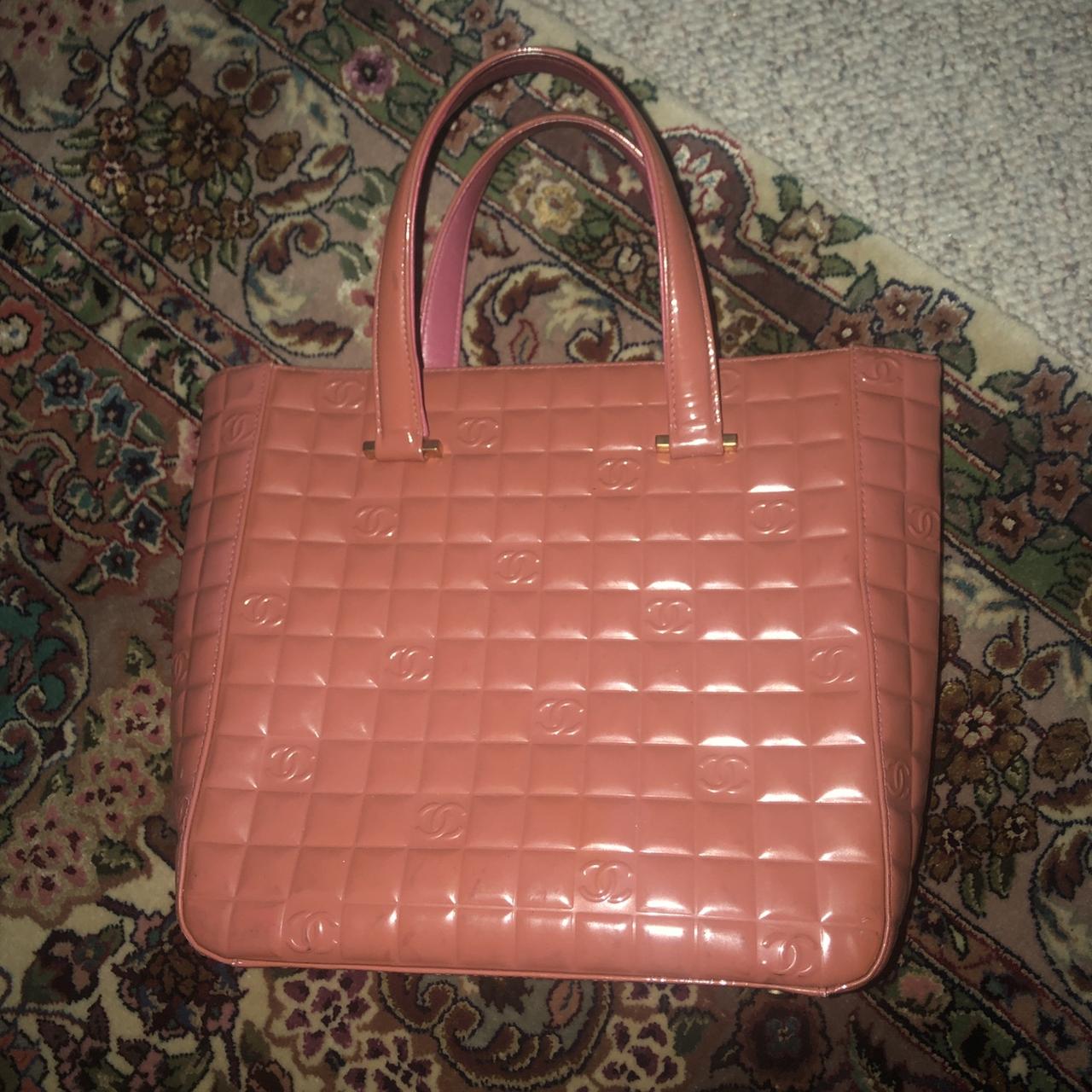 Vintage pink Chanel bag. Patent leather, pleated