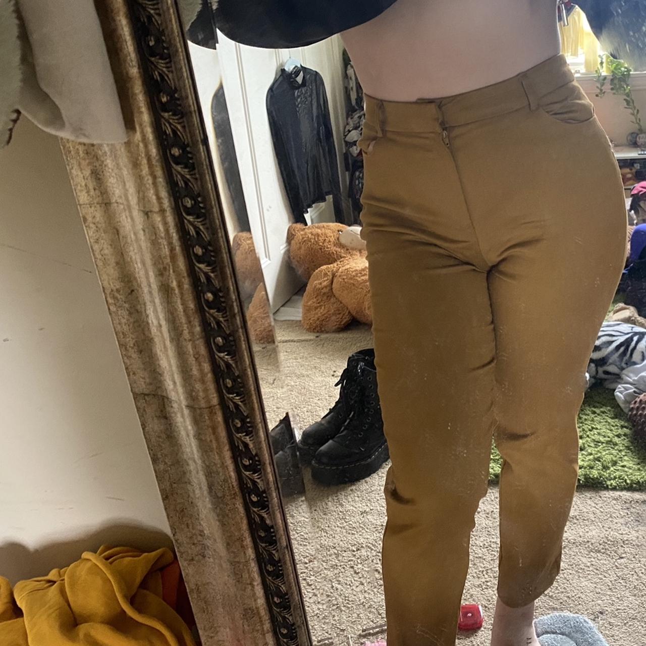 tan shoes with khaki pants