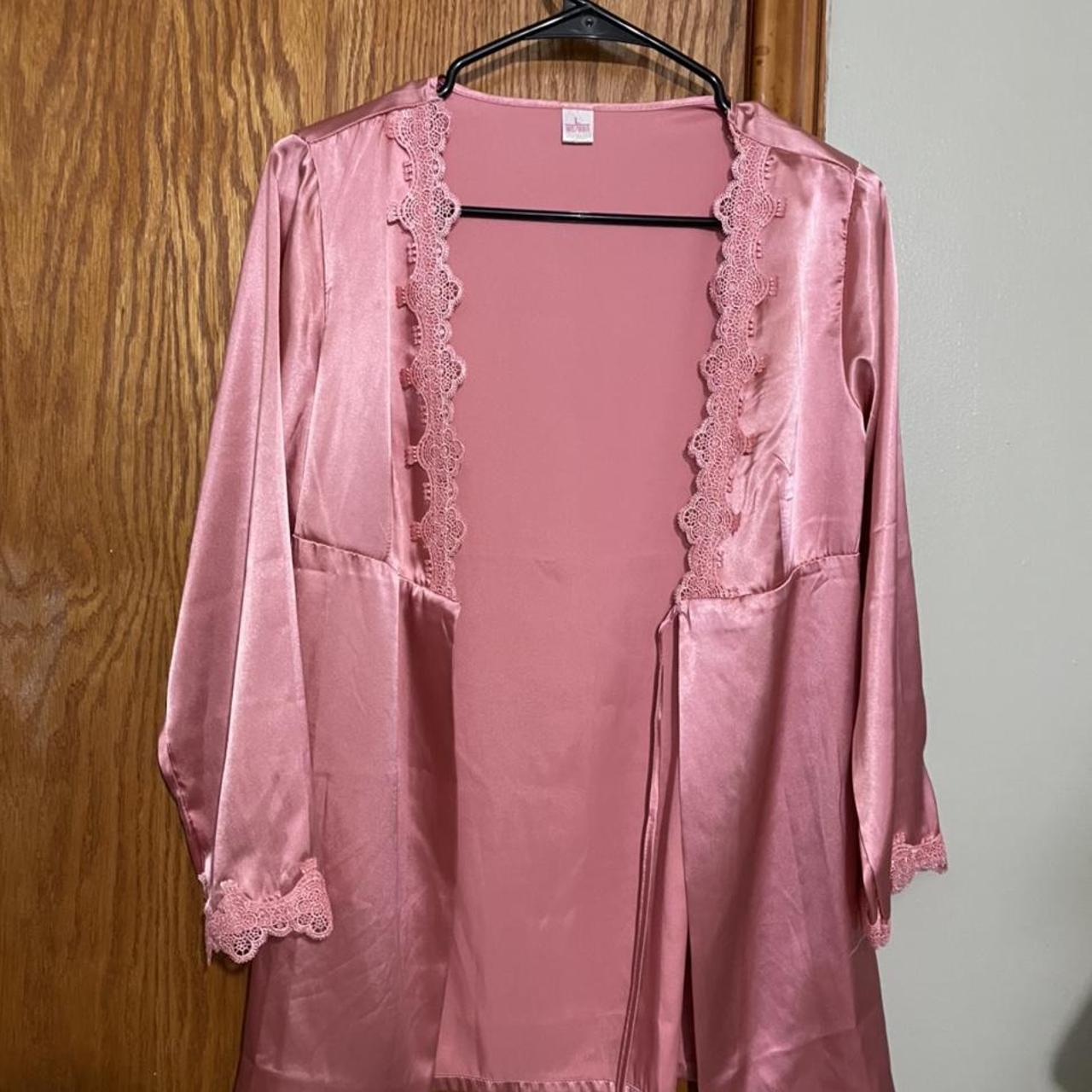 Women's Pink Robe Depop