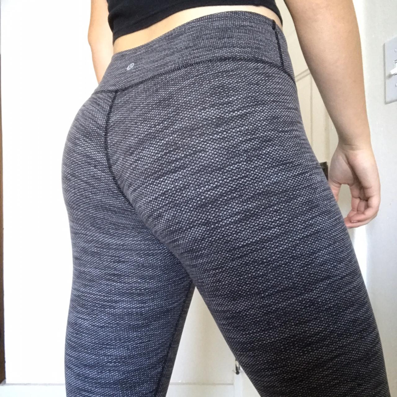Lululemon Leggings! •Mid-rise and cropped to mid - Depop