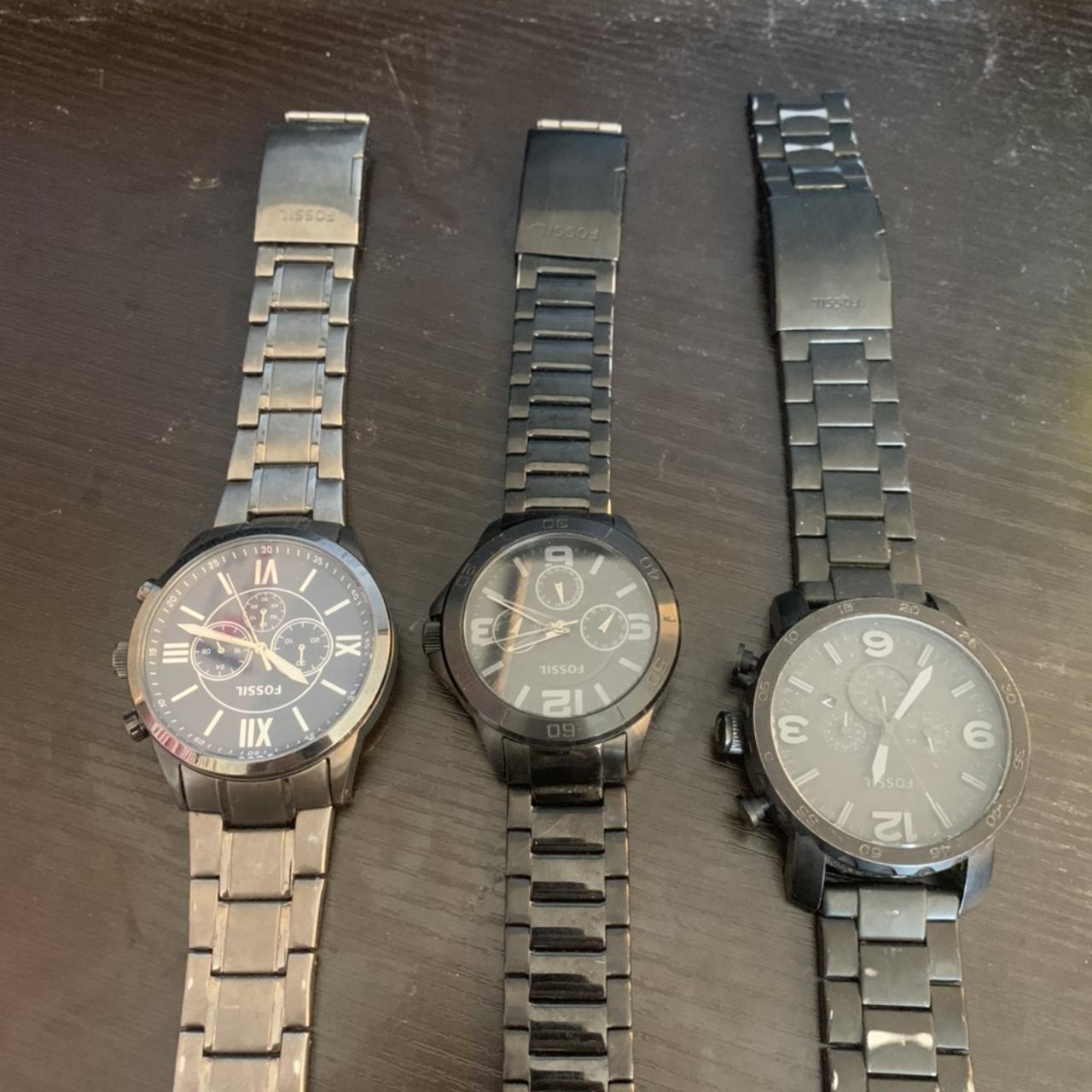 Fossil Men's Black and Silver Watch (2)