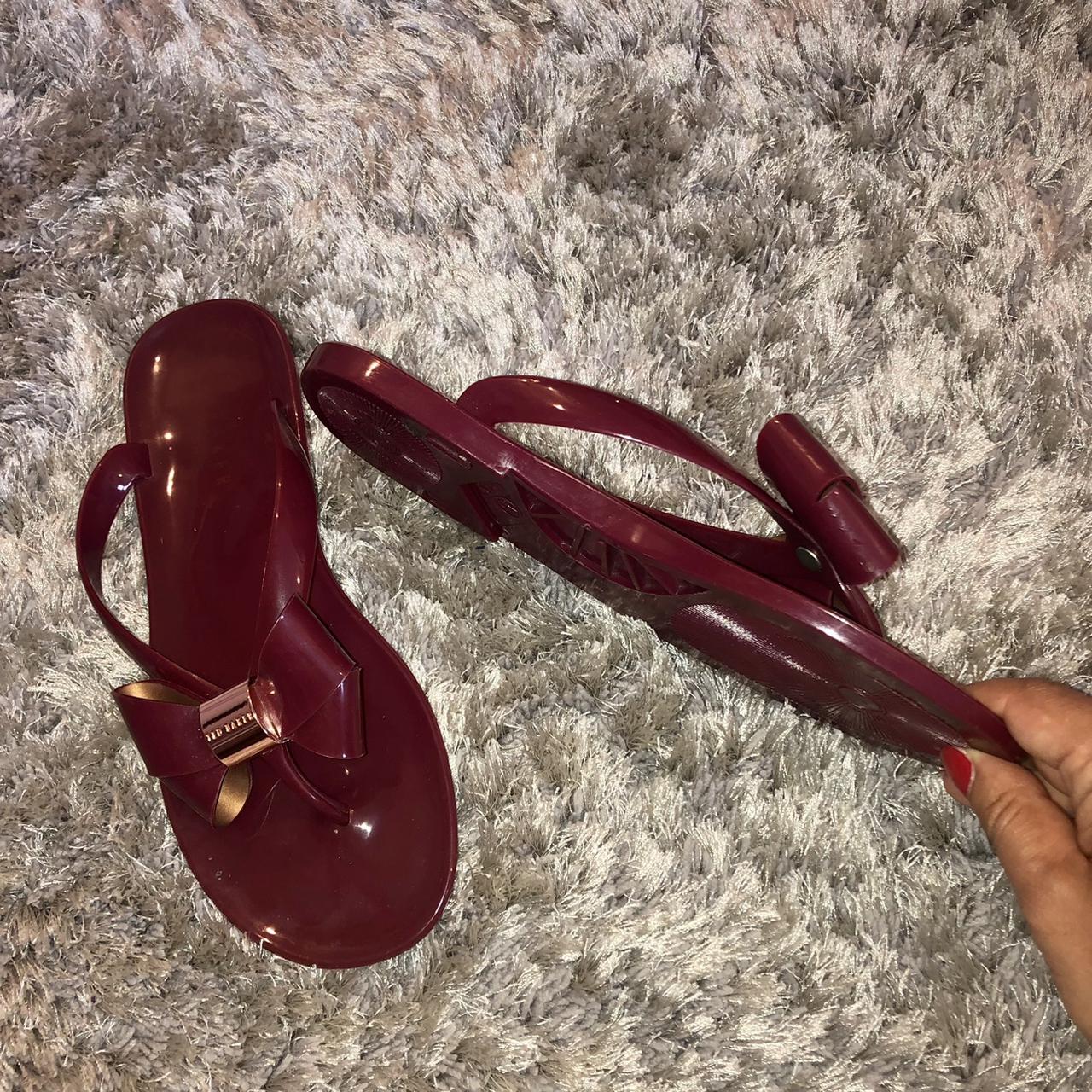 Burgundy 2024 flip flops