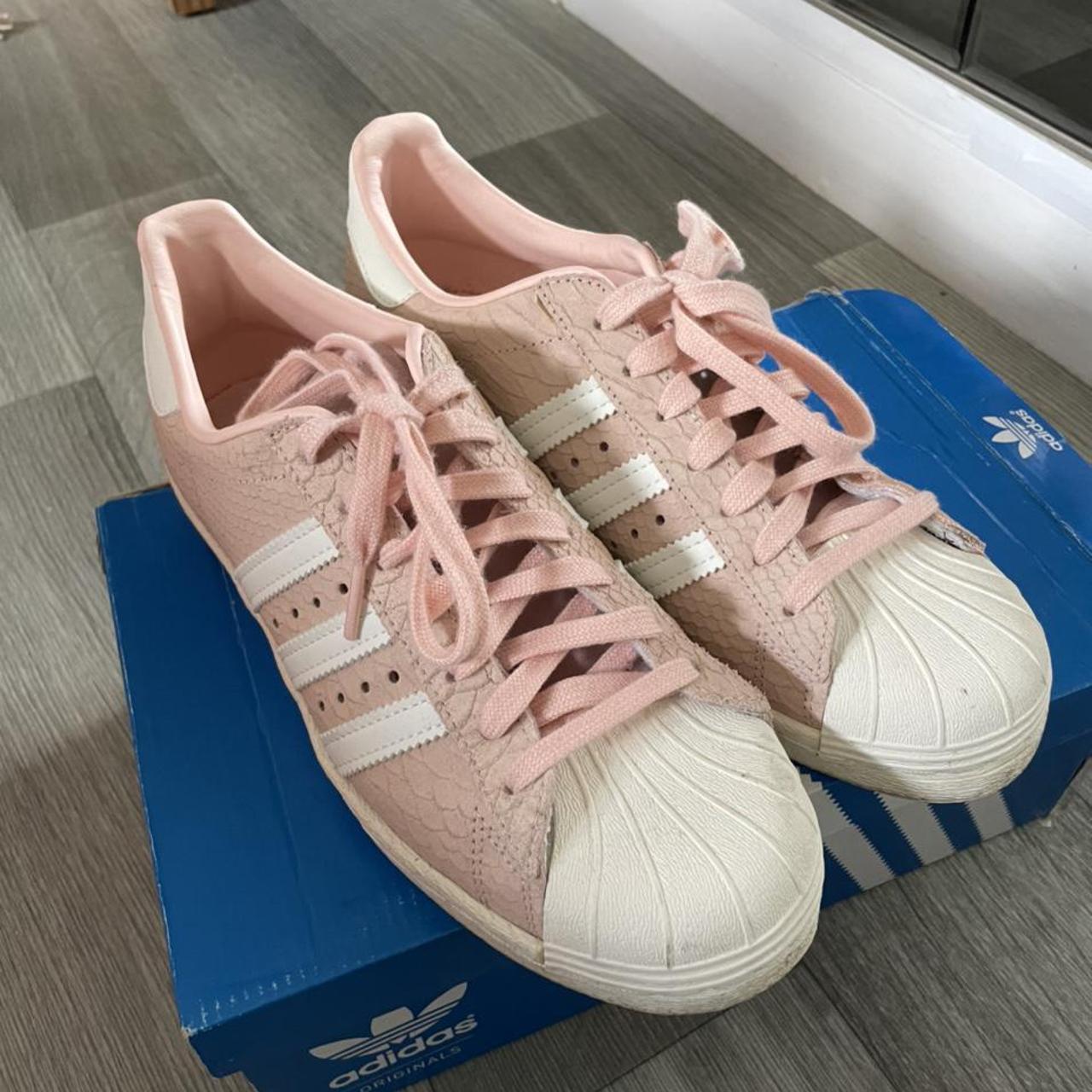 superstars size 4